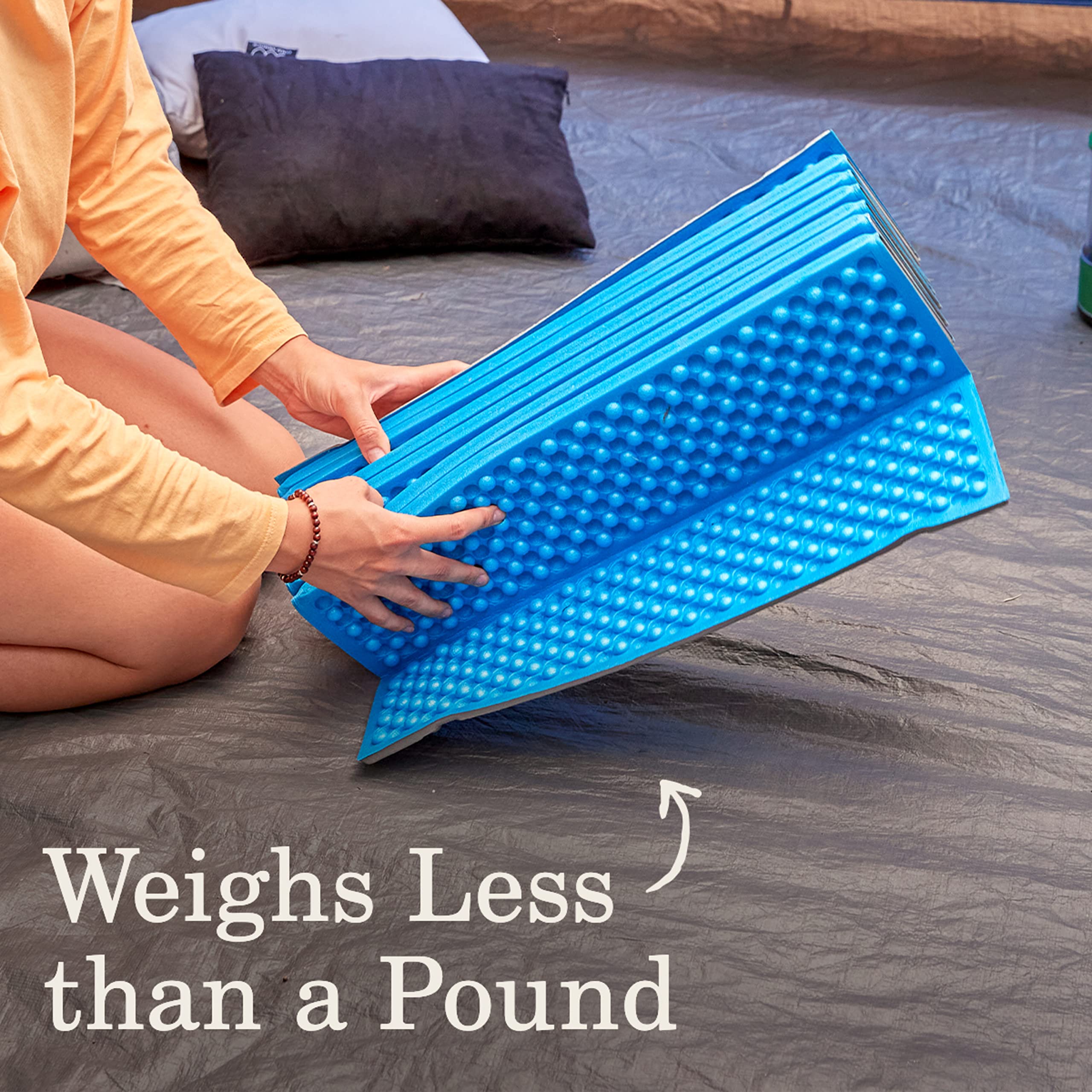 Coleman Lightweight River Rest Sleeping Pad, Comfortable Egg-Carton Design & Insulating Foam for Warmth, Camp Pad Weighs Less Than 1 Pound