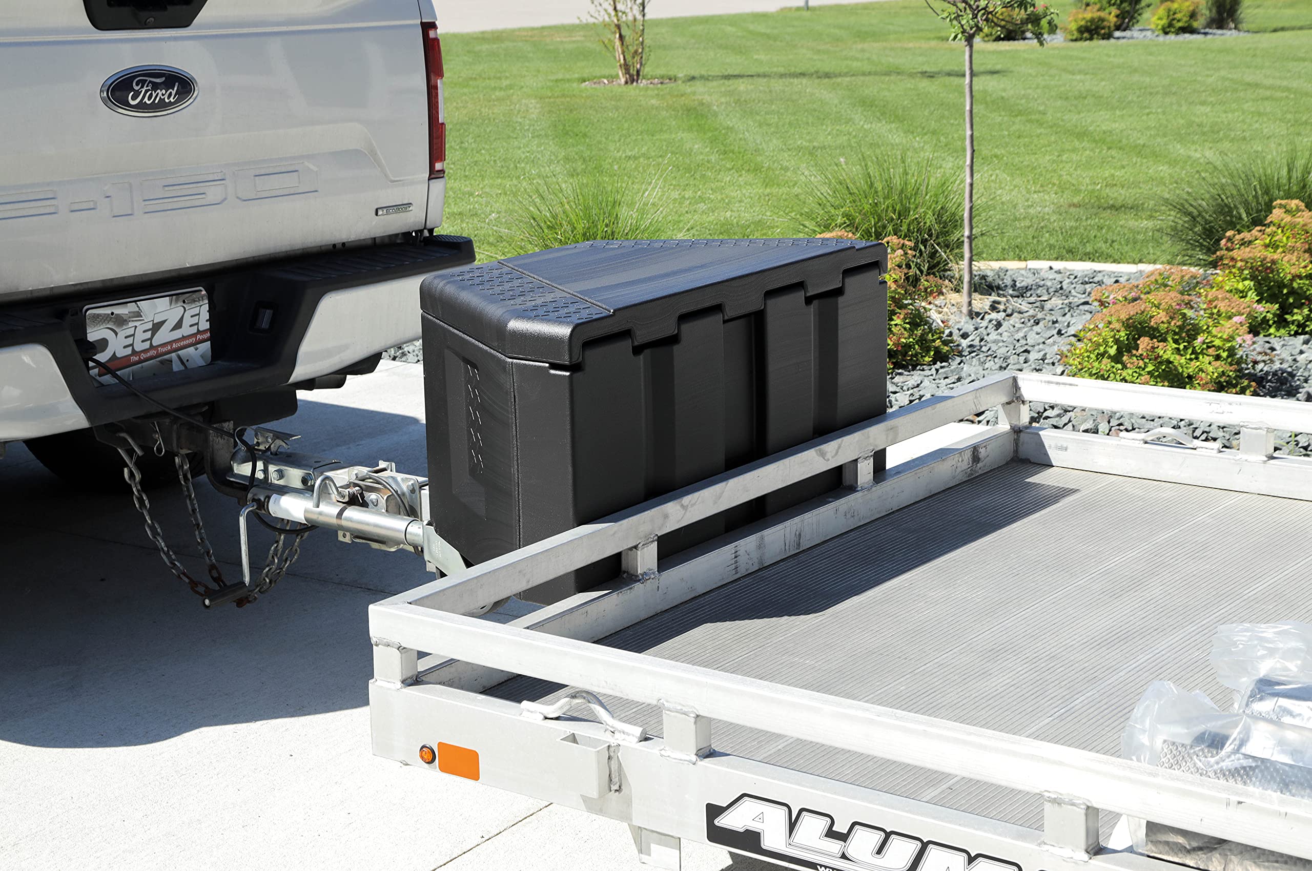 Dee Zee Poly DZ91717P Triangle Trailer Box 36 x 18.75 x 18 inches, 25 lbs