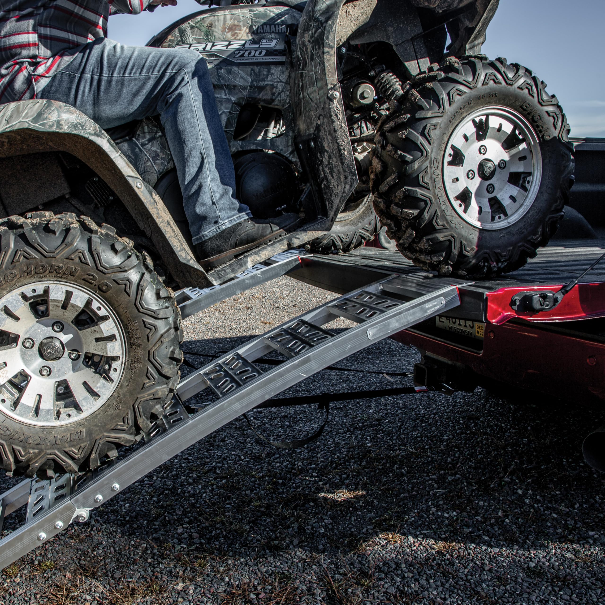 90” Yutrax® Folding Arched Ramps, High-Strength Extruded Aluminum, 1500 lb. Load Capacity, Arched Design, Folds for Transport, ATV/Golf Cart/Riding Lawn Mower Loading, Pair, YR401