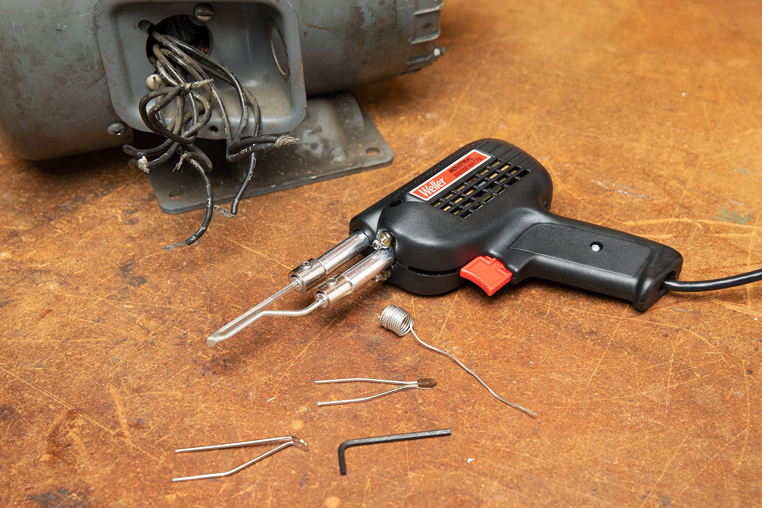 Weller 300-Watts Genuine Industrial Soldering Gun Kit | D650PK