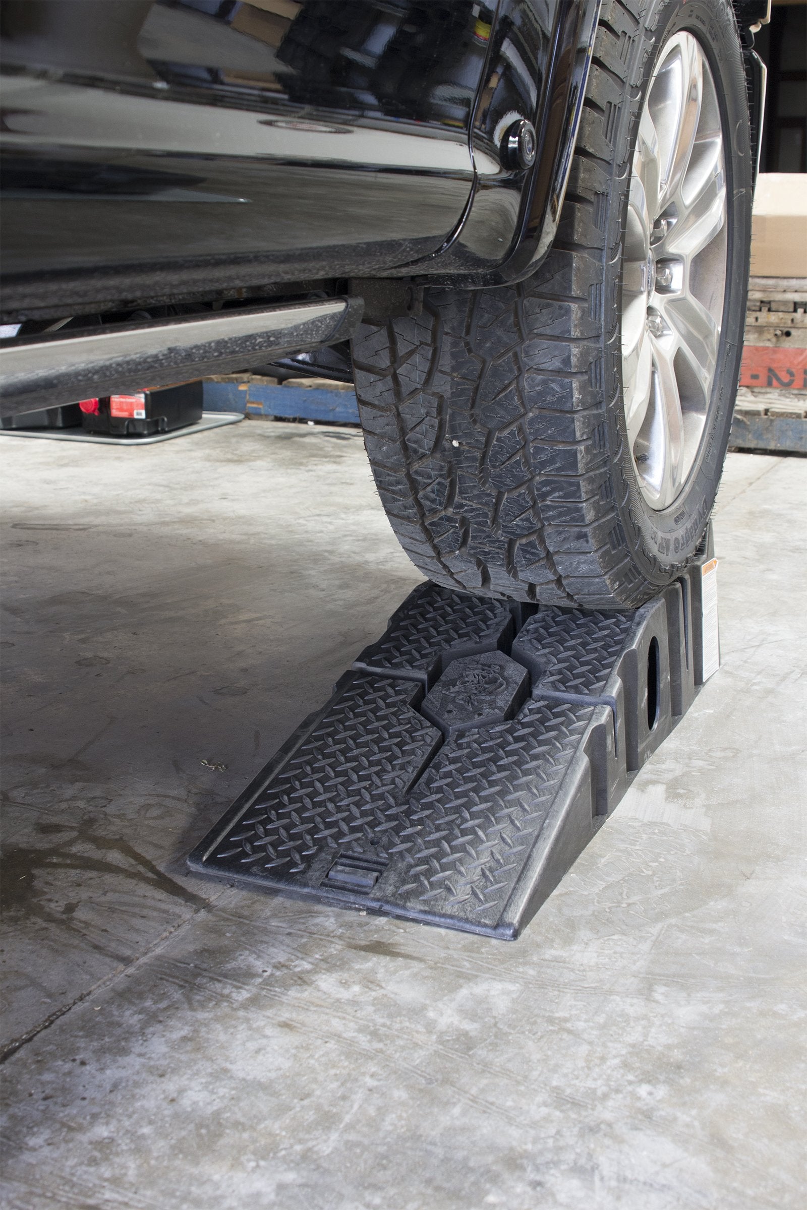 RhinoRamps MAX FloTool 11912 Vehicle Ramps - Set of 2 (16,000lb. GVW Capacity)