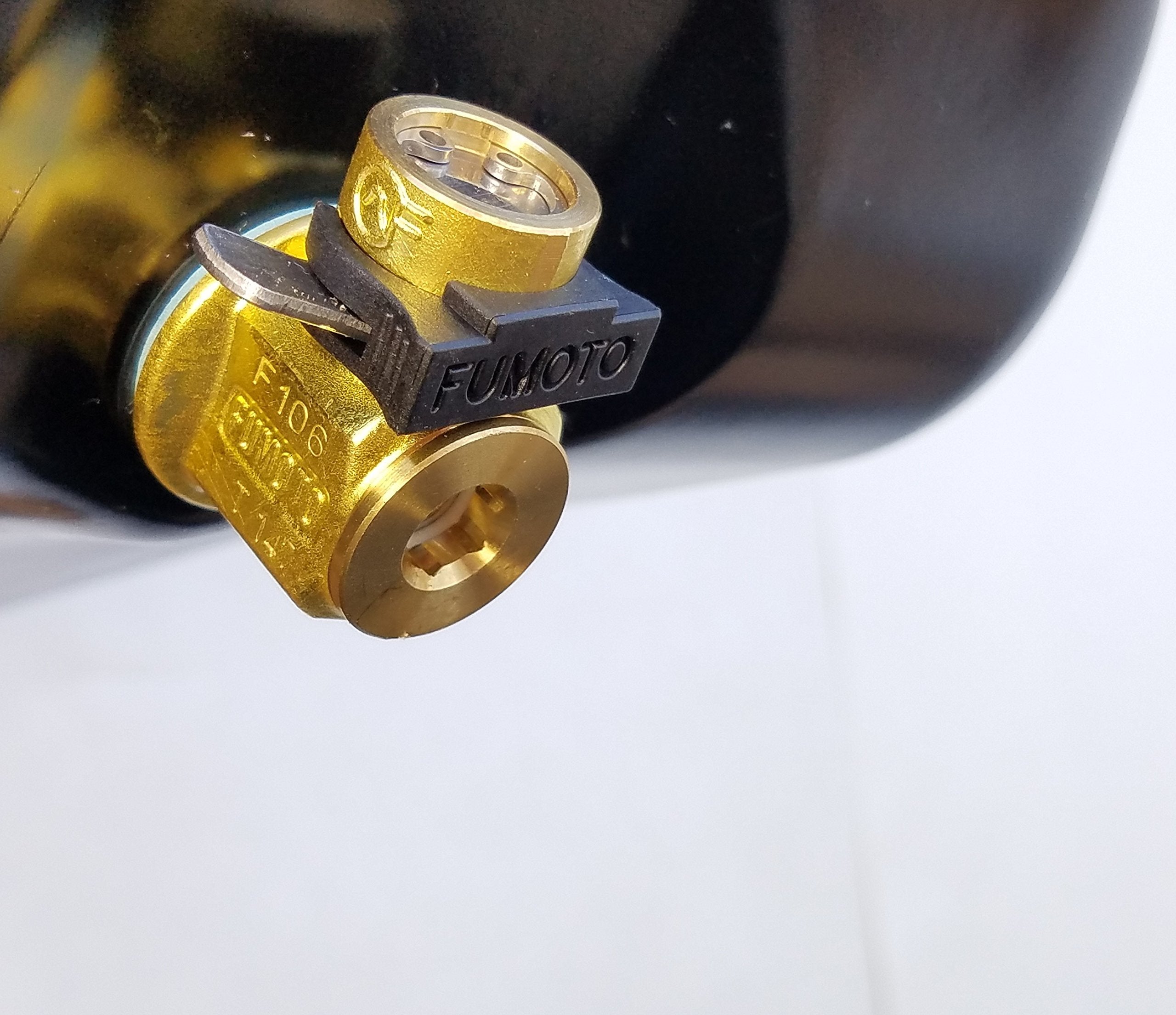 Fumoto F108 Quick Oil Drain Valve Volvo Renault with LC10 Clip M16-1.5