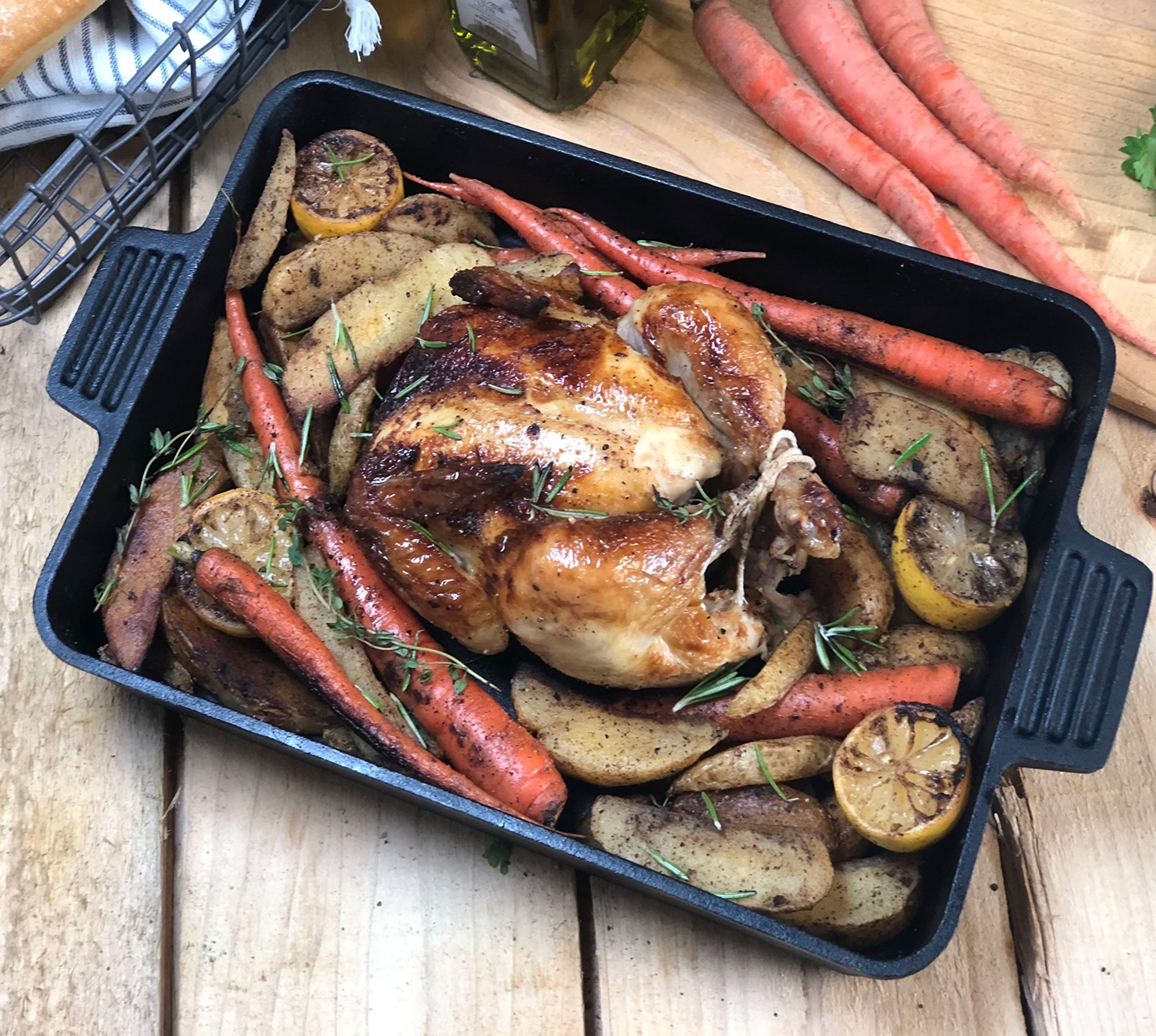 9 x 13-in Bayou Classic Cast Iron Casserole Baking Pan – Preseasoned Cookware for Oven, Grill, or Camp – Rectangular Roasting Pan, Deep Baking Dish, Oven-Safe Family Size Cast Iron Pan