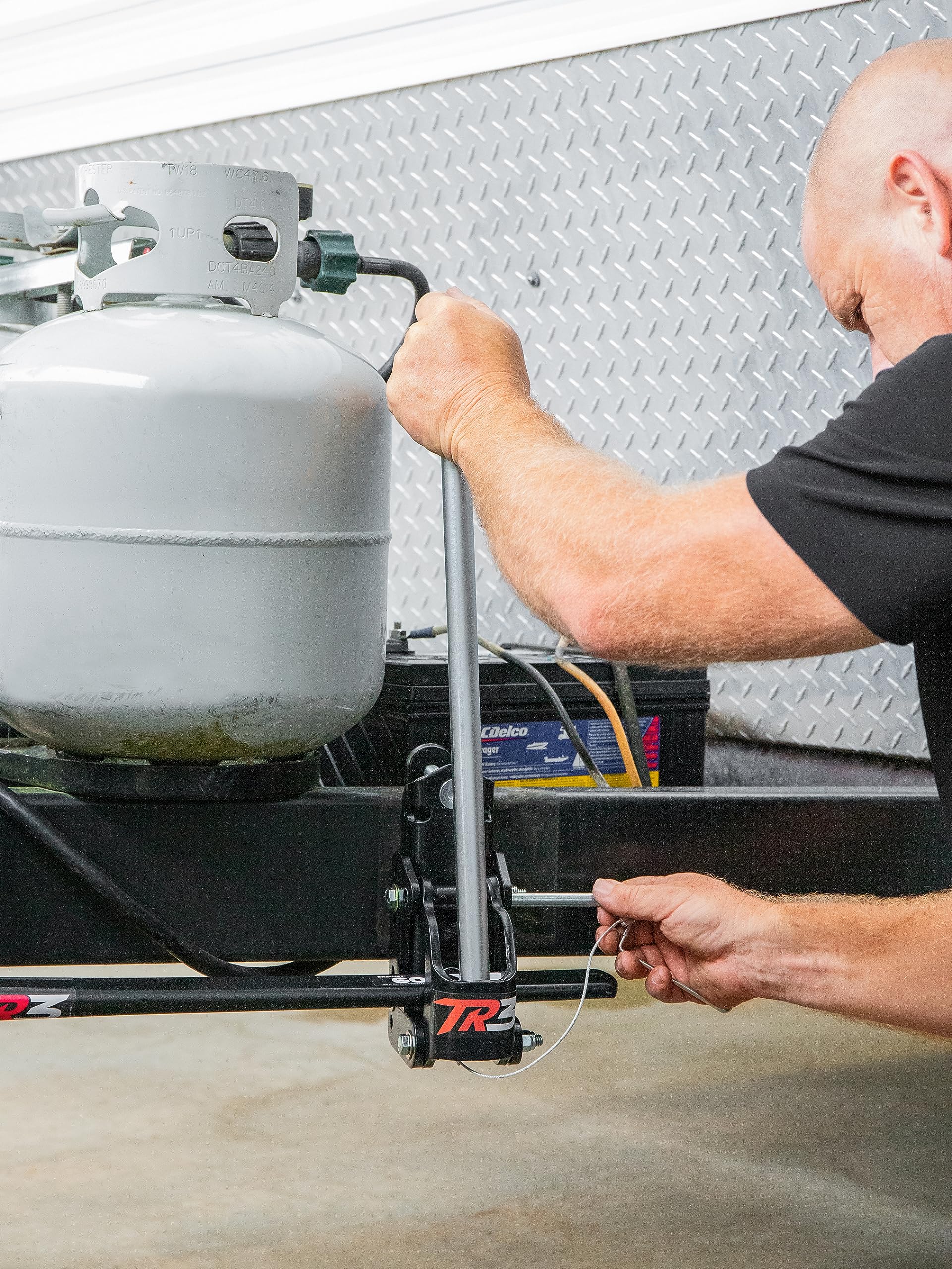 Eaz-Lift Camco TR3 400lb Weight Distribution Hitch Kit - Features 600lb Max Tongue Weight Rating, Pre-Installed 2-5/16-inch Hitch Ball, and Adjustable Sway Control - (48903)