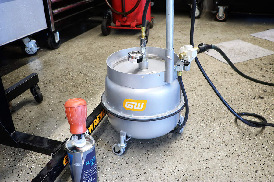 Air Pump GEARWRENCH Brake Bleeder Tank - 3795D