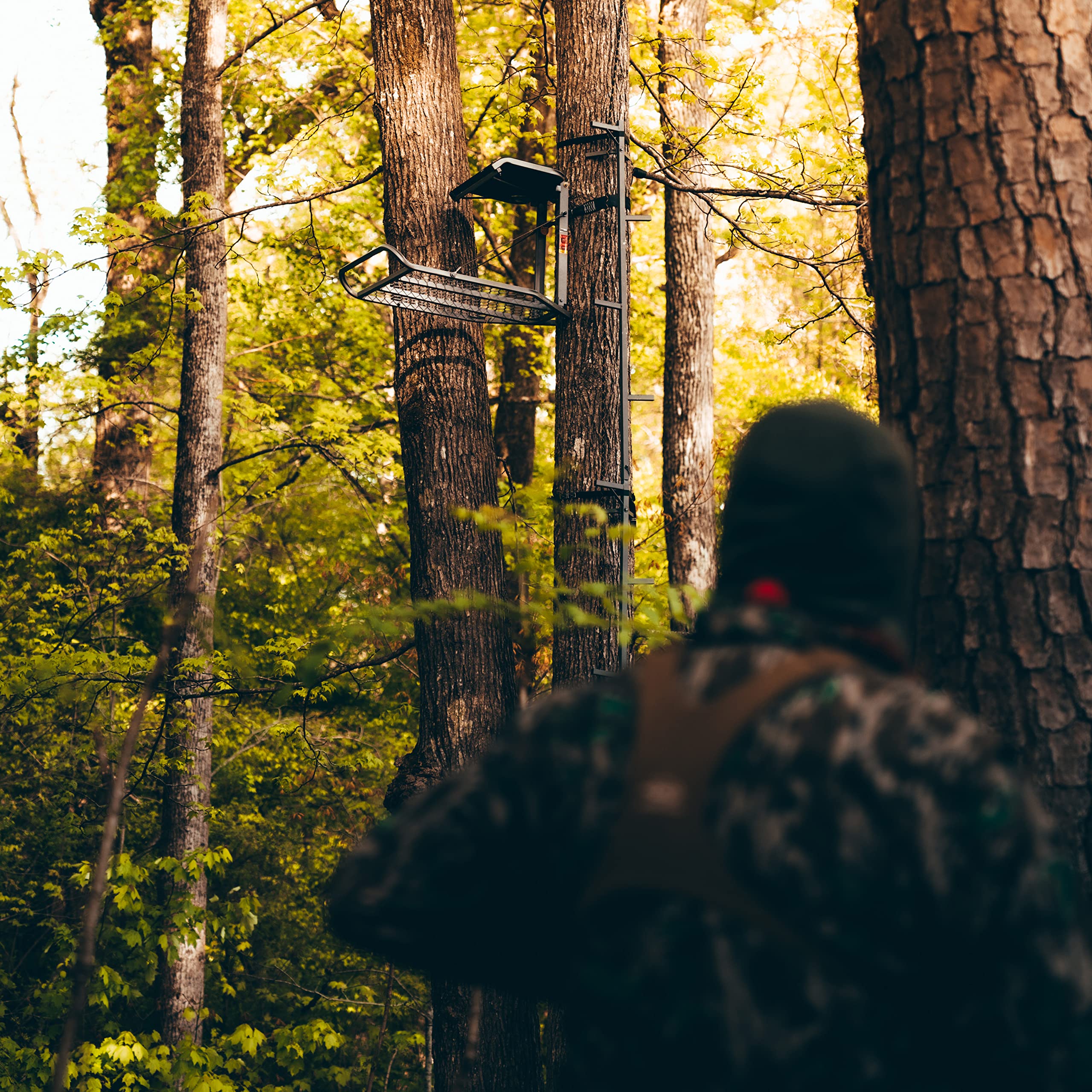 Rogue XL Rivers Edge® Big Foot™ Hang-On Lever-Action Treestand, Flip-Up TearTuff™ Mesh Seat, 24” x 37” Large Platform, Footrest, RE562