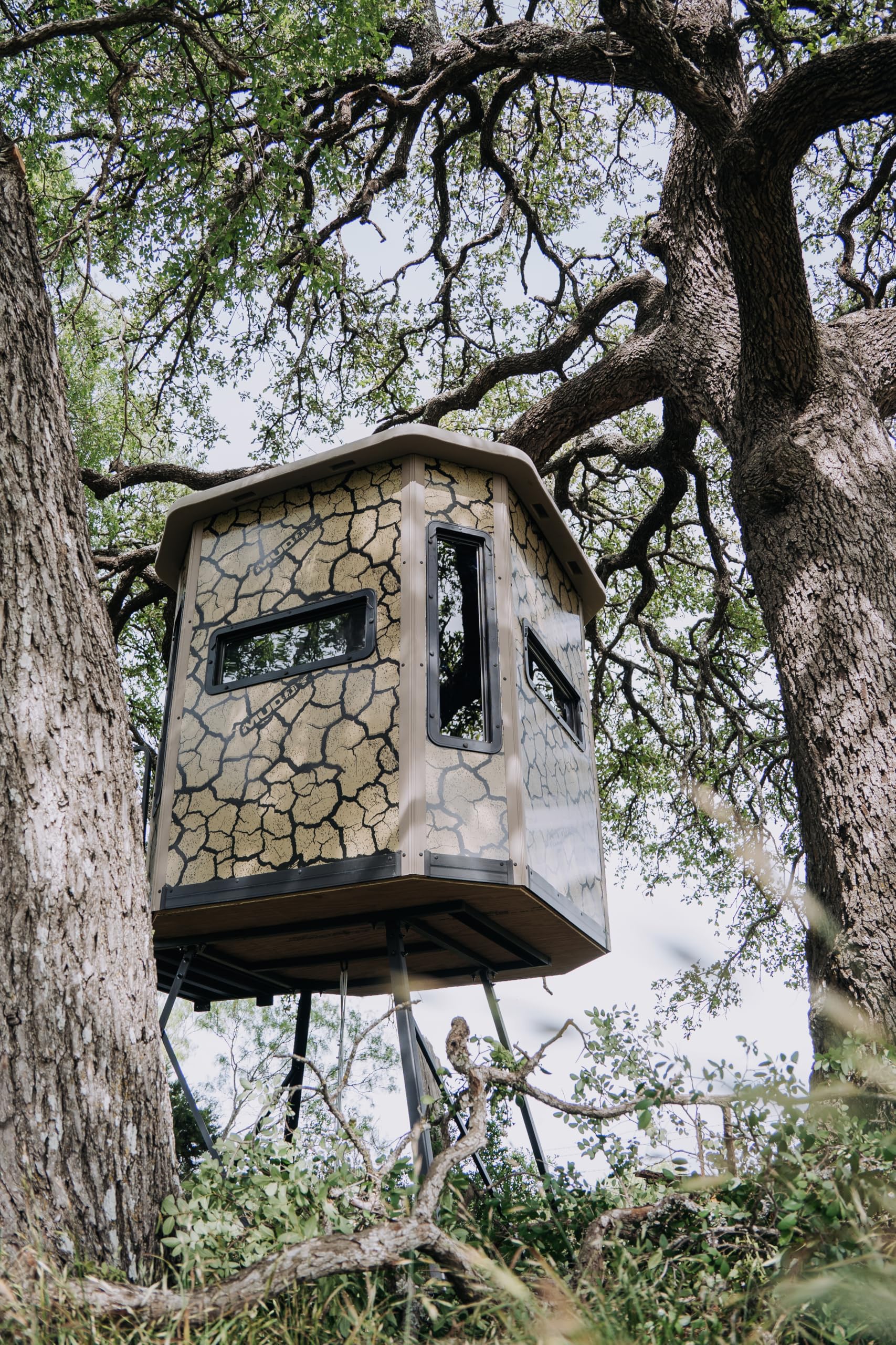 Bull Box Blind Muddy w/Tower Base, Steel Wall Construction, Cracked Mud Camo