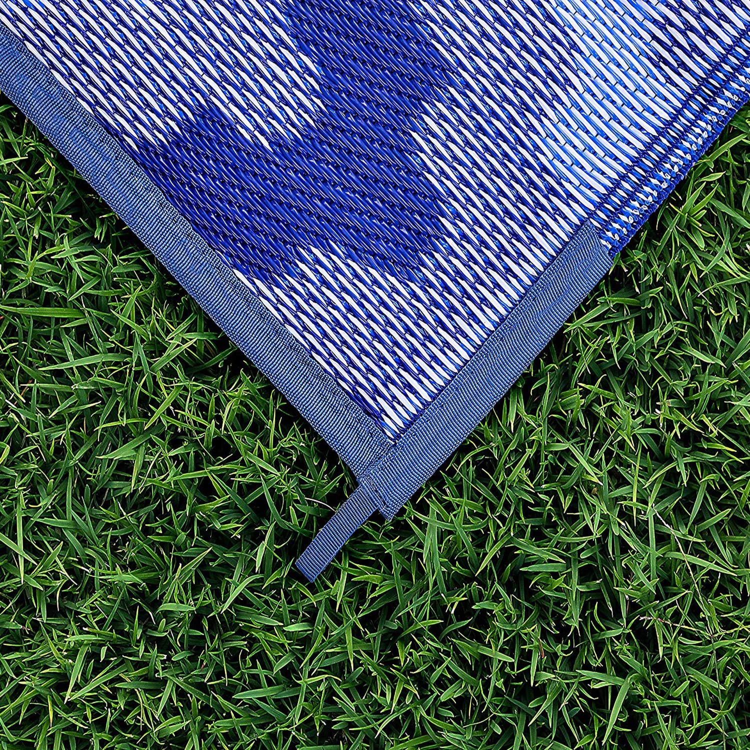 Camco Outdoor Rug | Blue & White Zig Zag Diamond Design Features Reversible | Made of Lightweight Breathable Material | Measures 9’ x 12’ & Folds for RV Storage and Organization (42866)