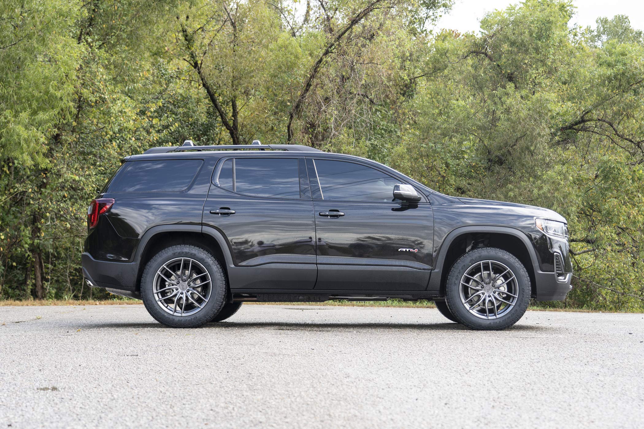 1.5" Lift Kit Rough Country for 2017-2023 GMC Acadia - 11005