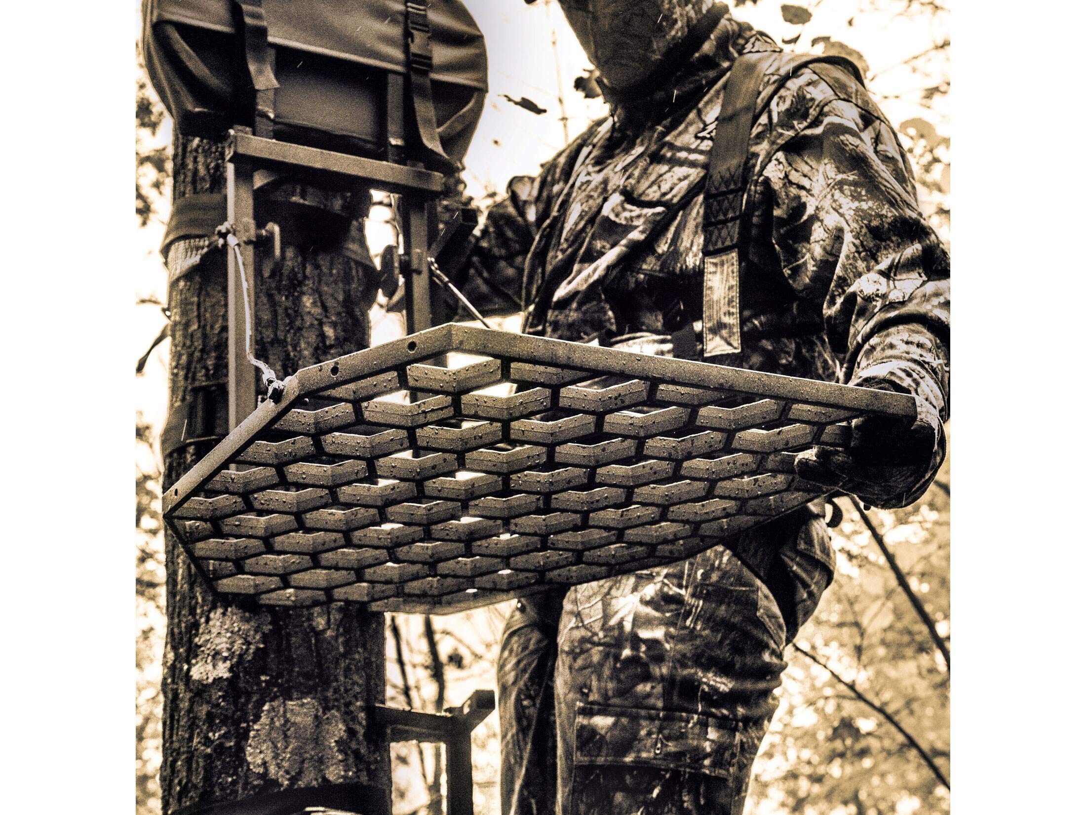 Big Foot™ Lite Foot™ Lever-Action Hang-On Treestand, Rivers Edge® Lightweight Cast Aluminum, Flip-Up Padded Seat, 21” x 28” Platform, Only 15 lbs., RE557