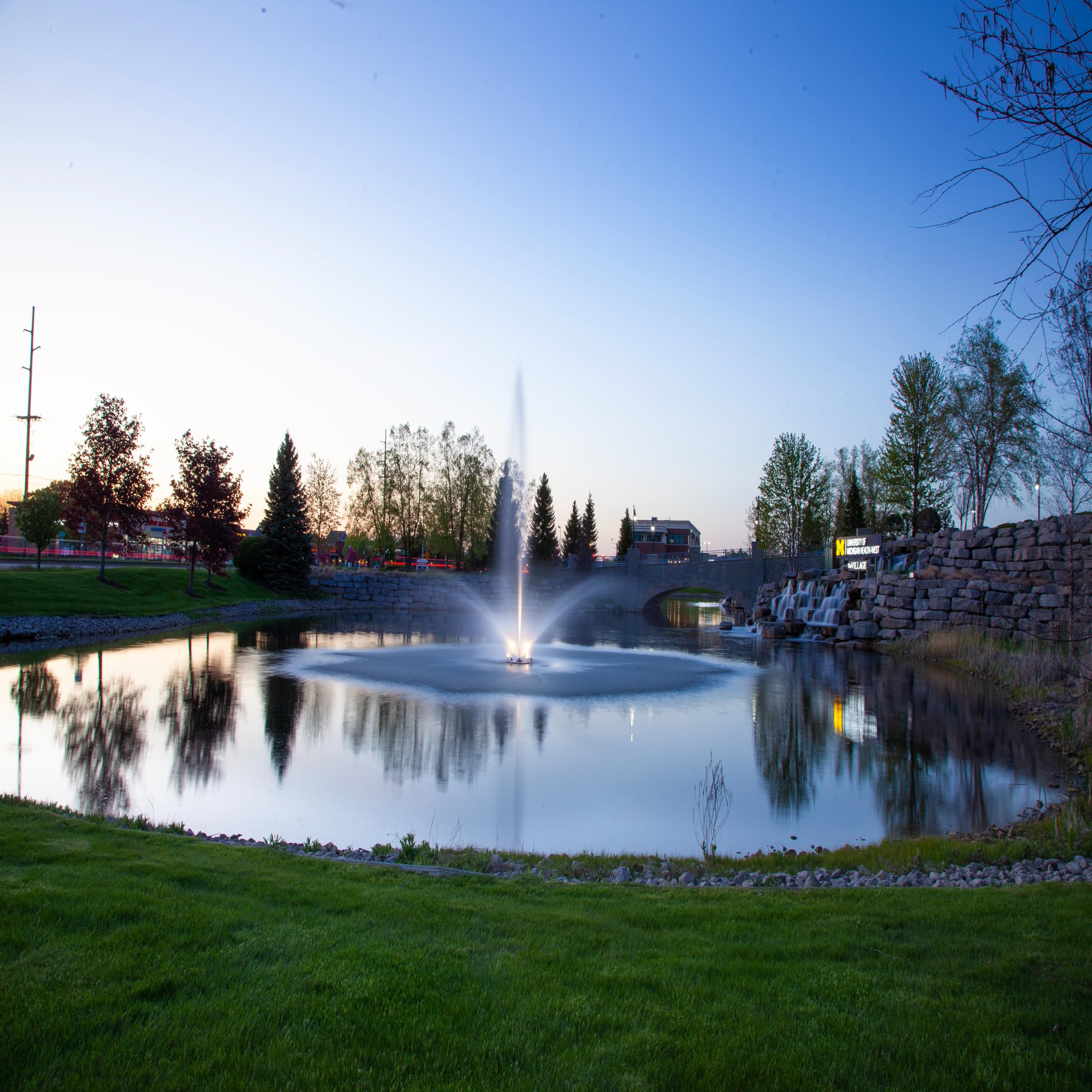Scott Aerator Fountain Skyward - 1 HP 115V Pond Aerator with 100 ft. Electric Cord | Aerating for Lakes & Ponds | Maintenance Free Stainless Steel