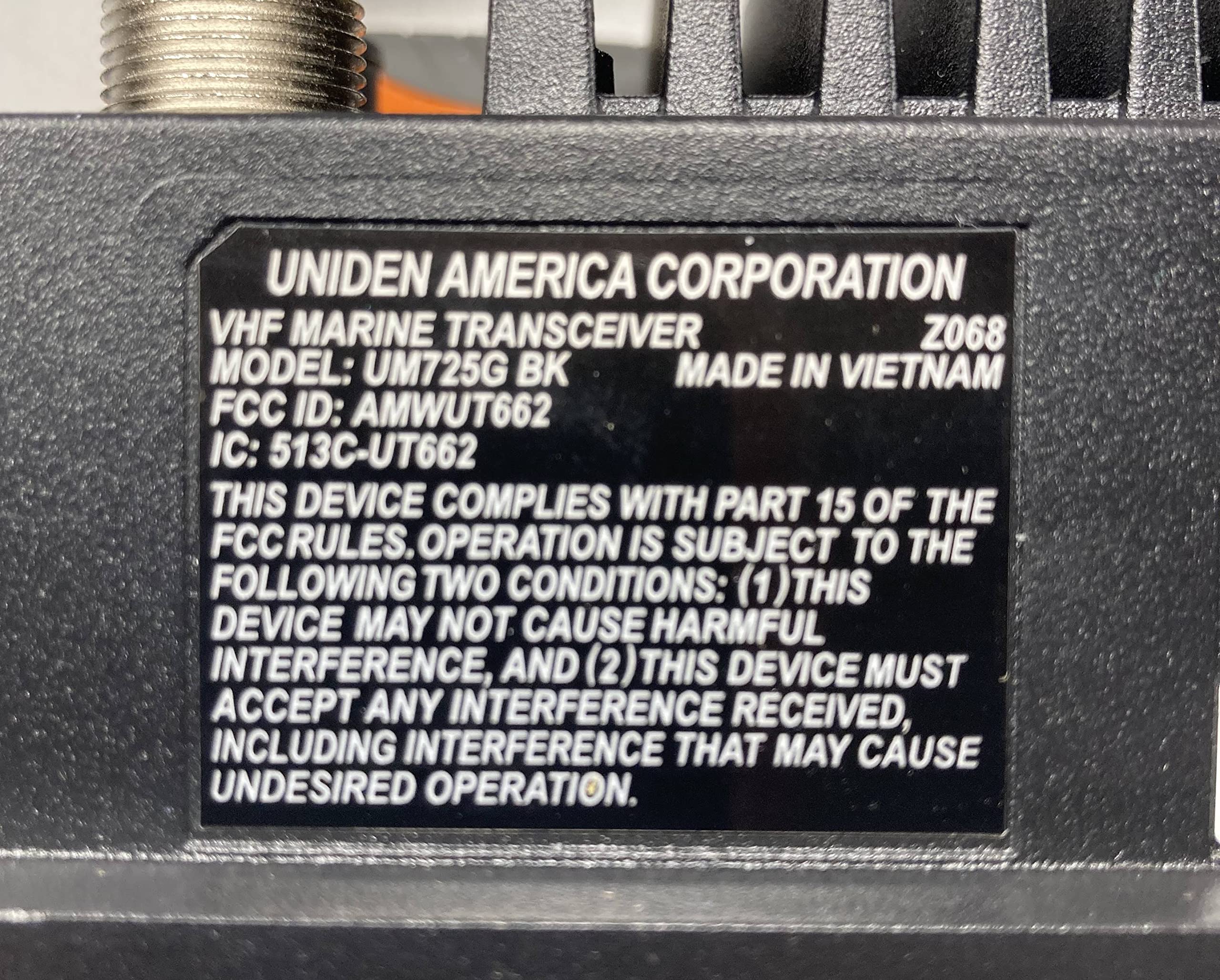Marine VHF Radio Uniden UM725GBK, All USA, Canada, and Intl. Marine Channels, 1Watt/25Watt Transmit Power, Largest LCD Screen in Class, NOAA Weather Channels w/Alerts, Speaker Mic, GPS Built-in.