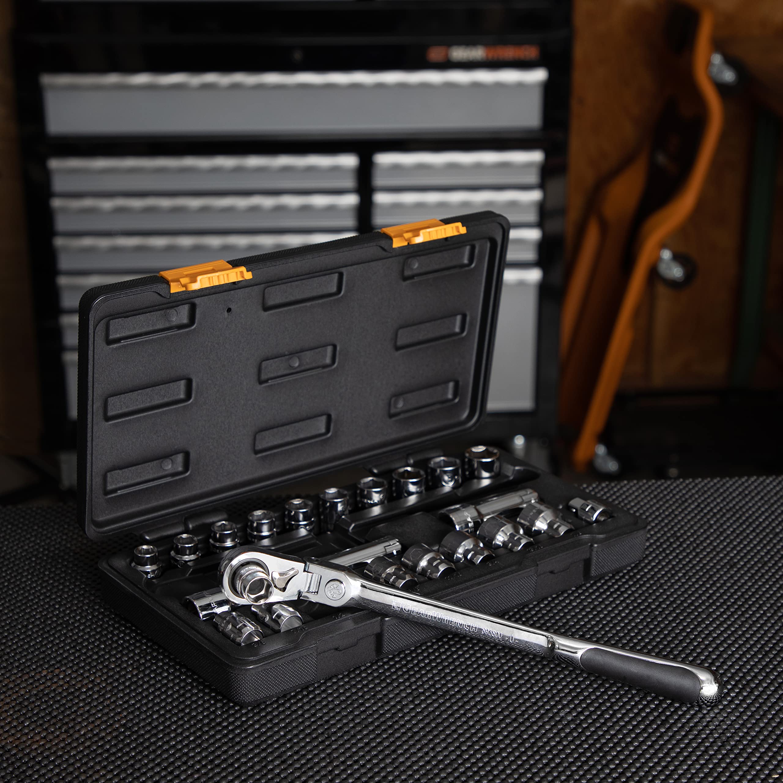 23 Piece GEARWRENCH 3/8" Drive Pass-Thru™ 6 Point Standard SAE/Metric Mechanics Tool Set | 893823