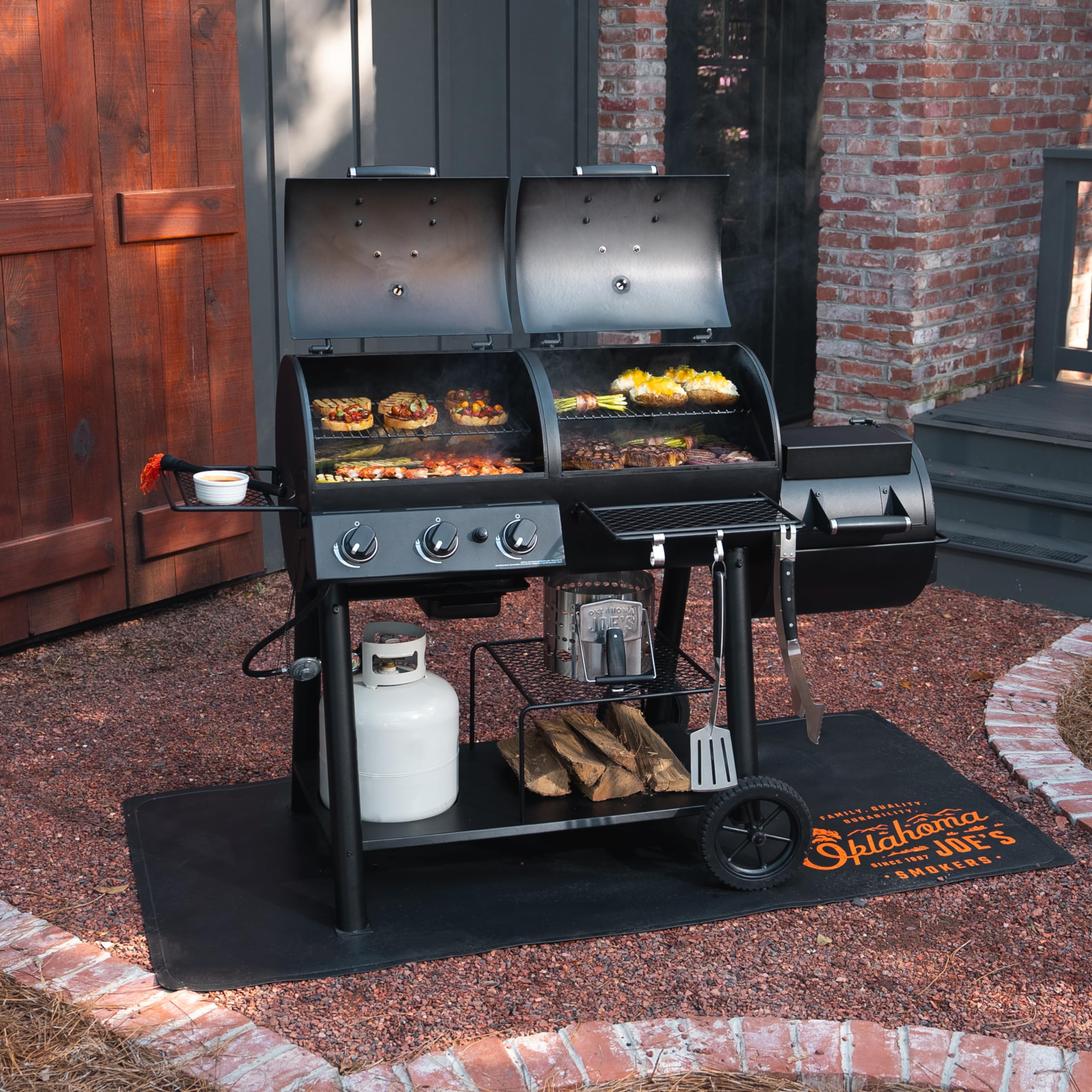 Canyon Combo Oklahoma Joe's Charcoal and Gas Smoker & Grill, Black - 24203004
