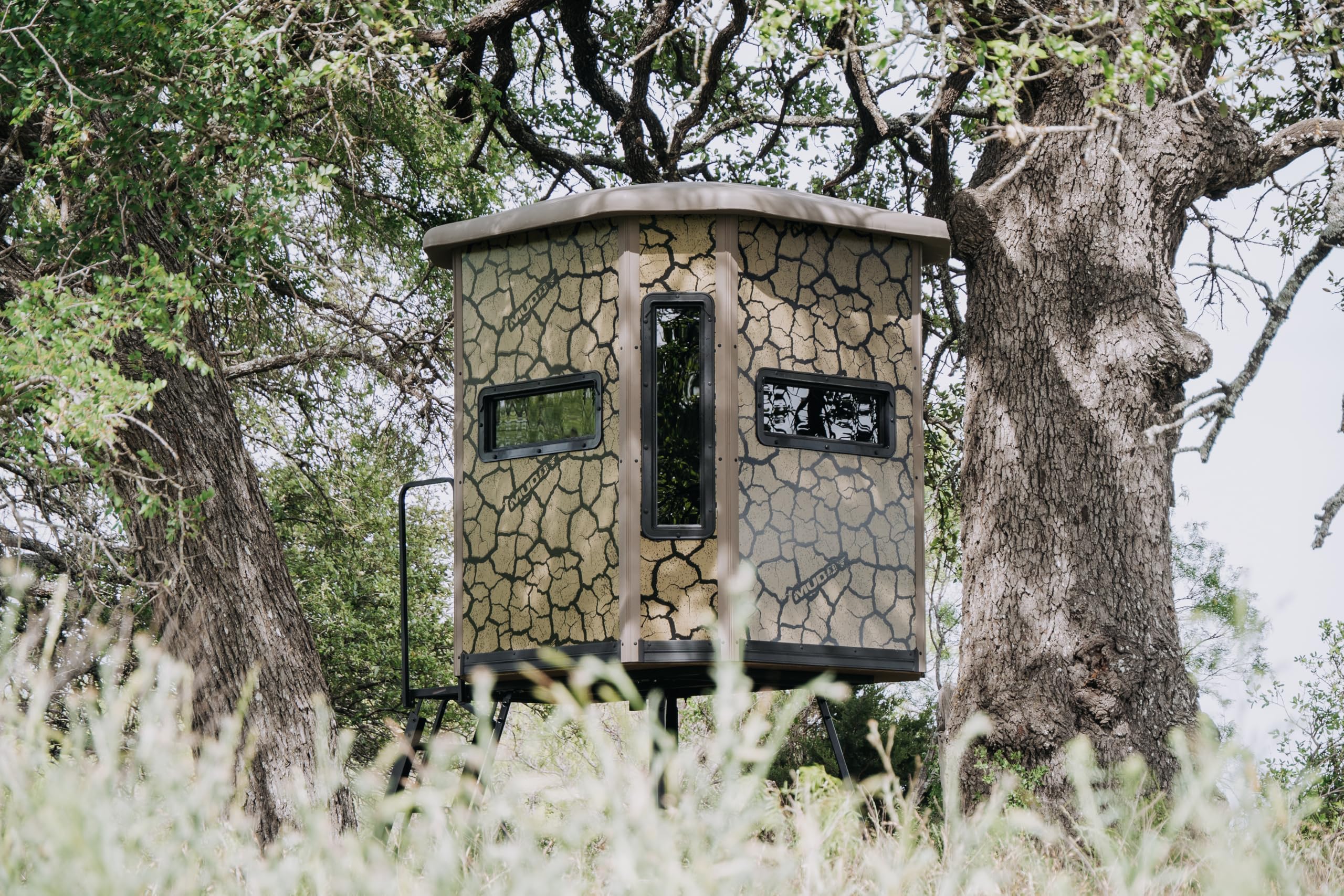 Bull Box Blind Muddy w/Tower Base, Steel Wall Construction, Cracked Mud Camo