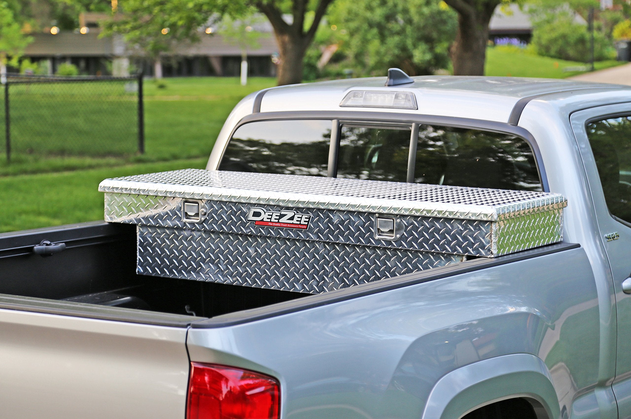 Red Label Dee Zee Crossover Tool Box