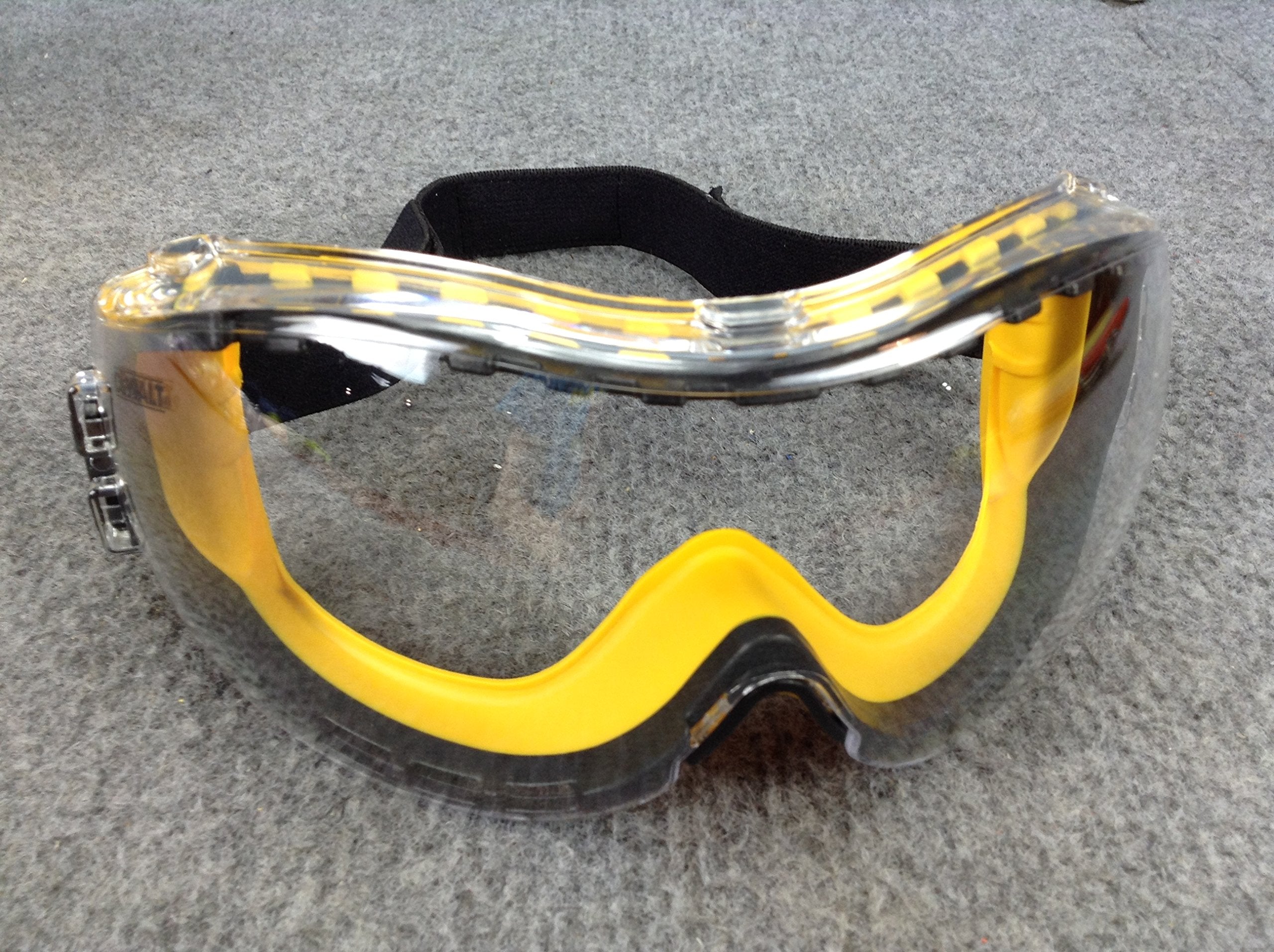 Concealer™ DEWALT DPG82 Hardware Safety Goggle