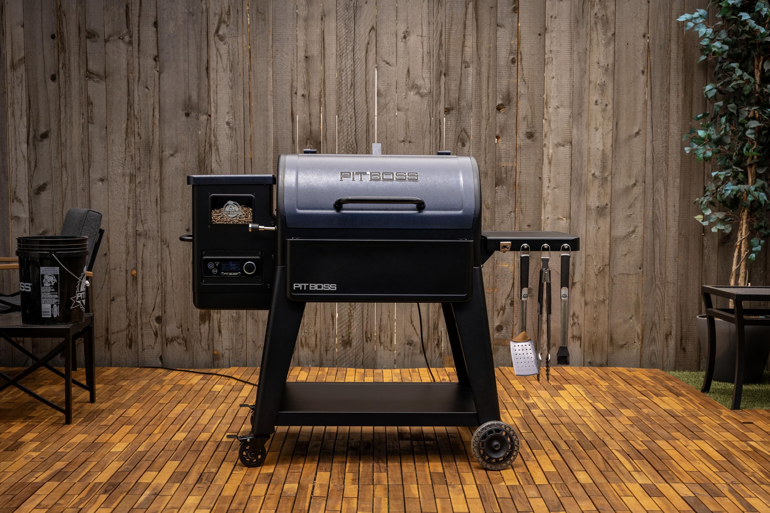 Pit Boss PB850M Navigator Connected Pellet Grill - 11111