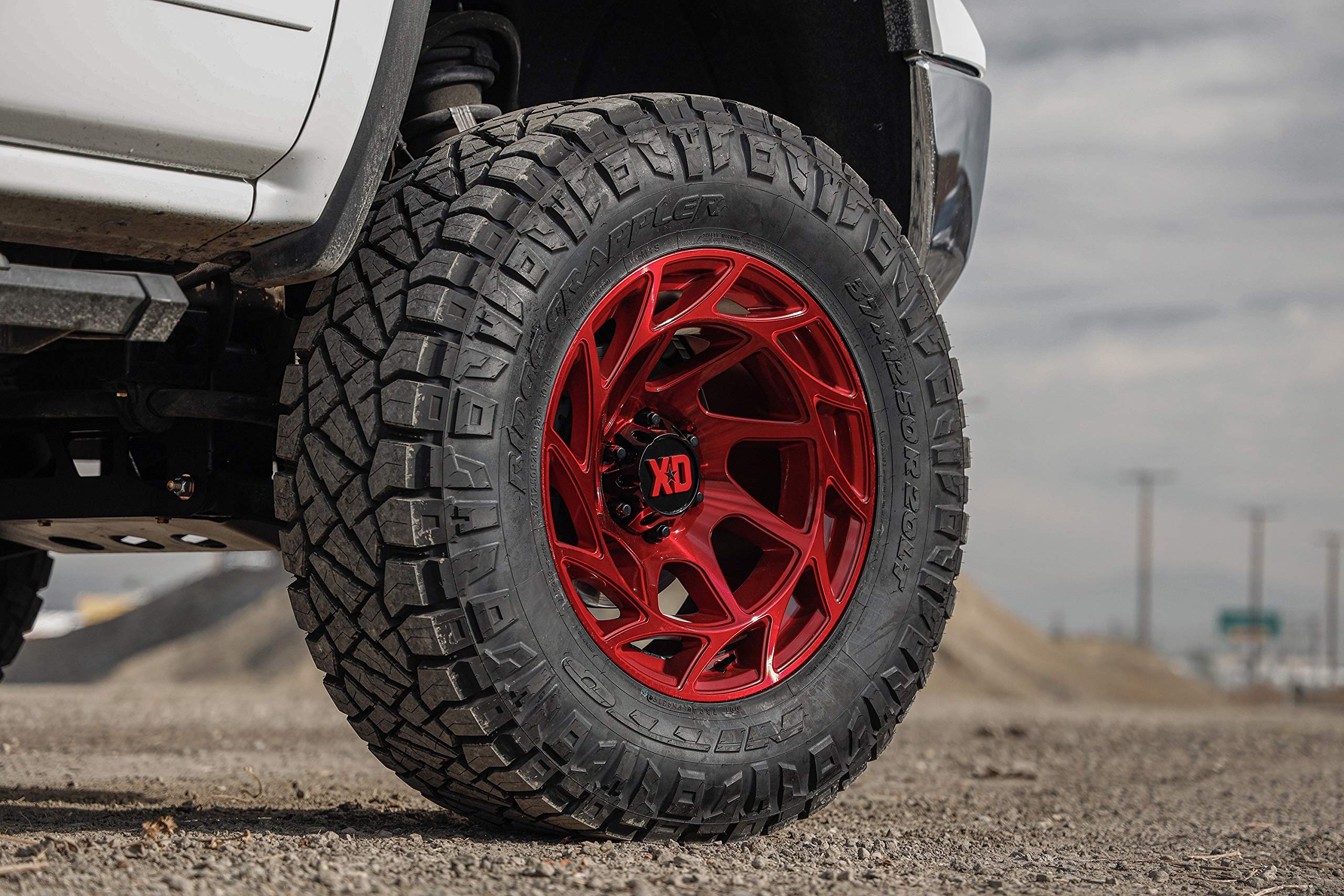 20x10 XD860 ONSLAUGHT, Bolt Pattern: 8x6.5/, Offset: -18, CANDY RED, set of 1