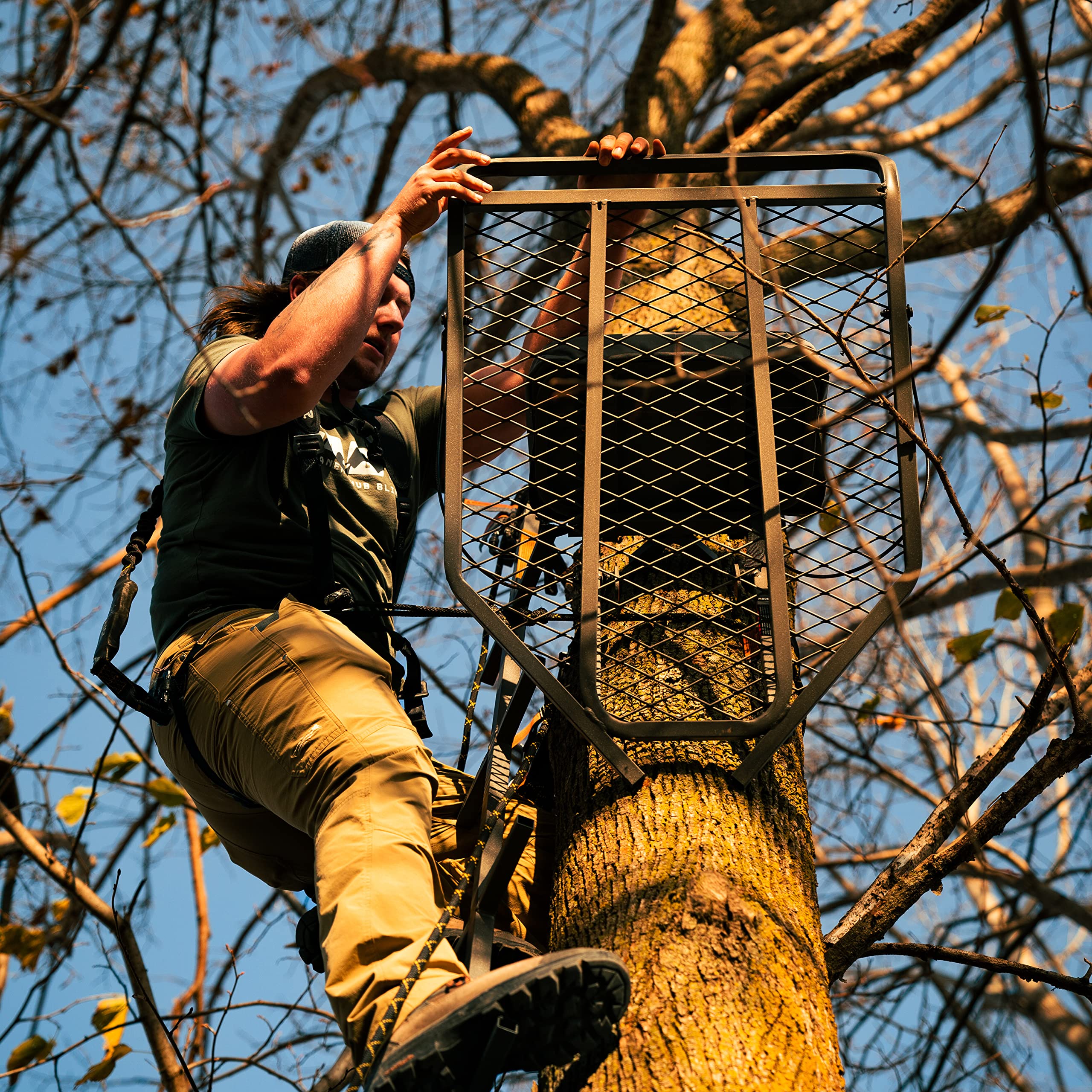 Big Foot™ XL Classic Lever-Action Hang-On Treestand, Rivers Edge® Flip-Up Padded Seat, 24” x 37” Large Platform, Footrest, RE554
