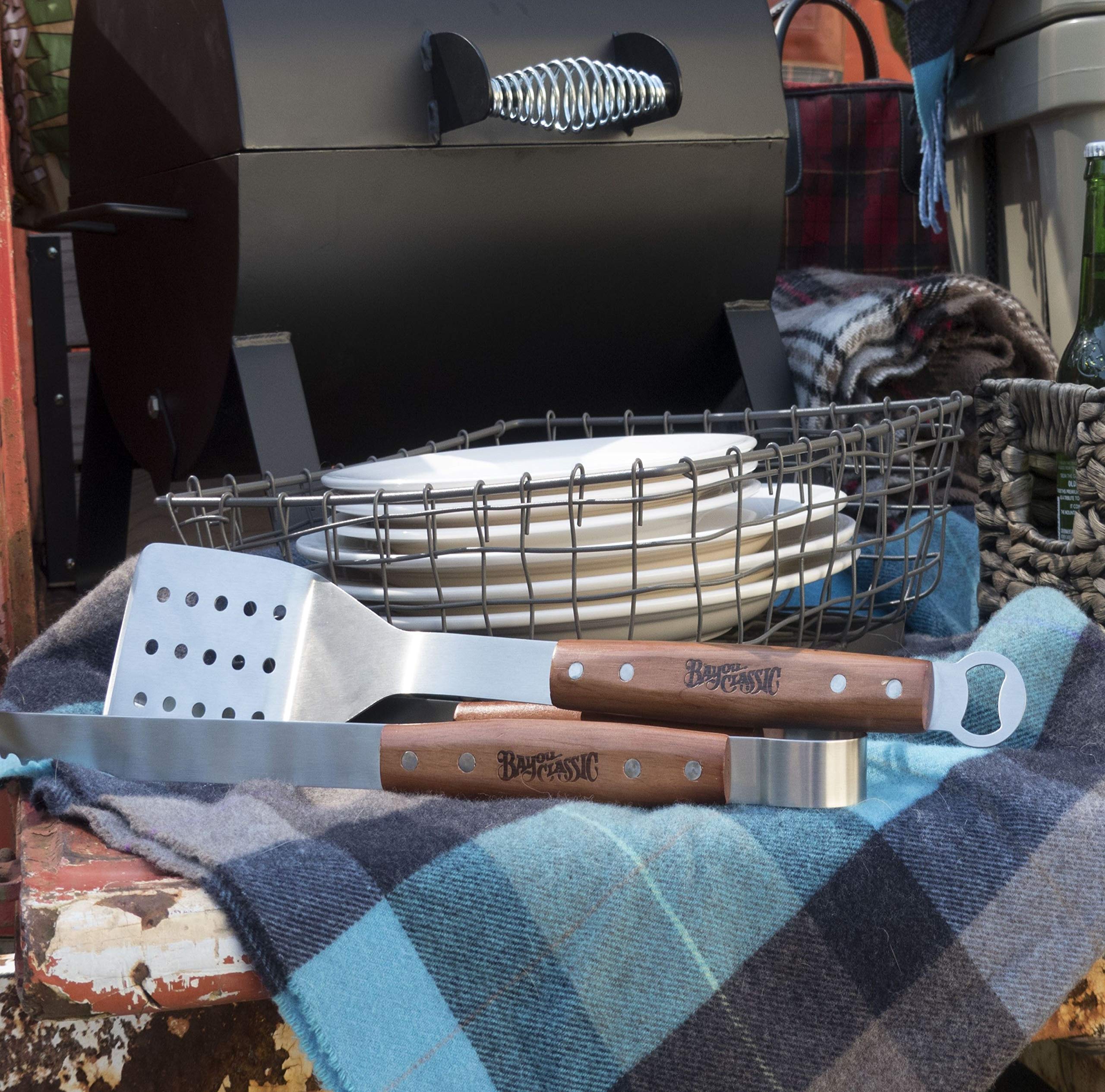Bayou Classic 2-pc Stainless Grill Tool Set Includes Tongs and Spatula Made of Durable Stainless Steel Fitted w/ Hardwood Handles Perfect Gift For Any Backyard Chef