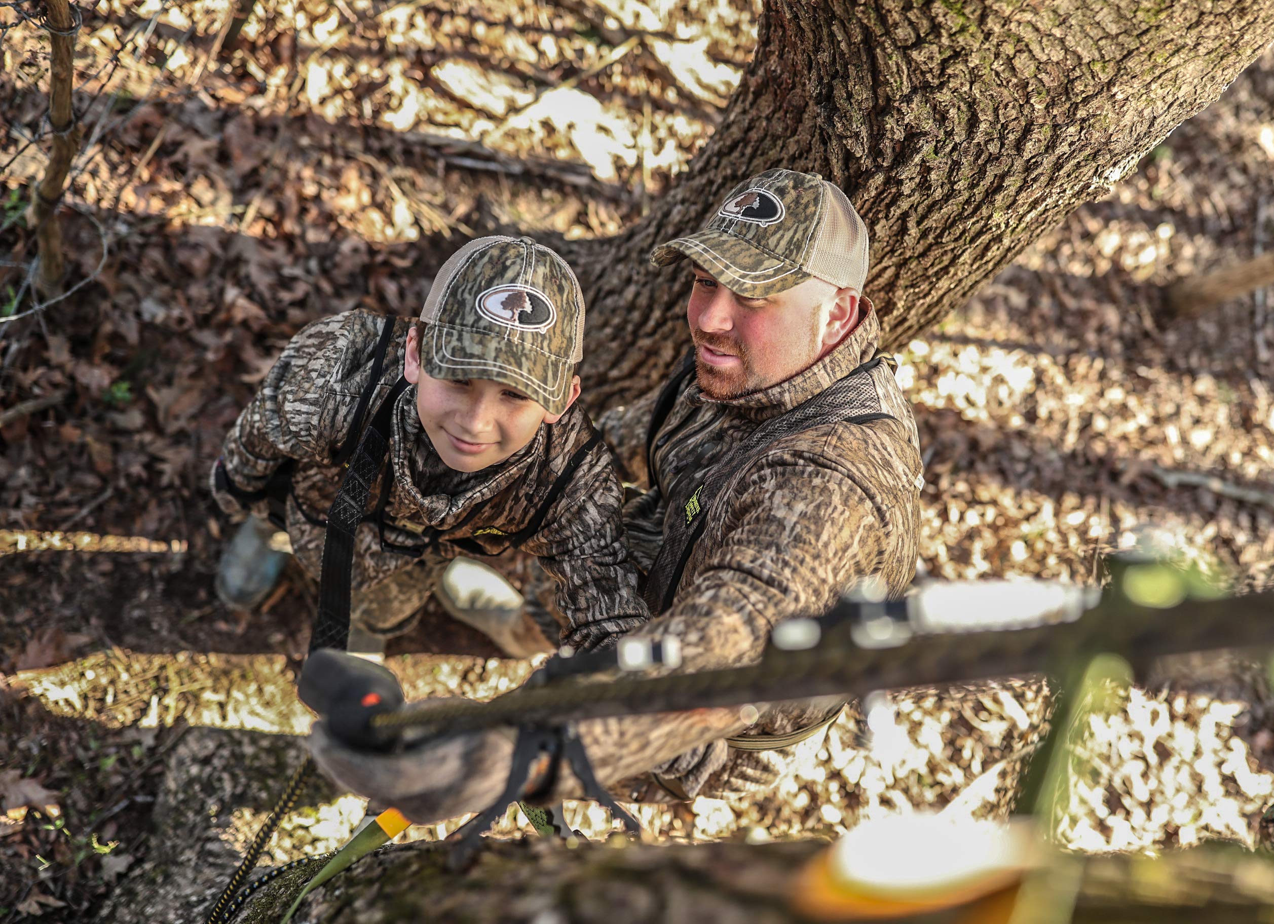 Hunter Safety System HSS Youth Tree-Stand Safety Harness Lil' Treestalker, Provides The Utmost Safety For Kids, Mossy Oak Bottomland