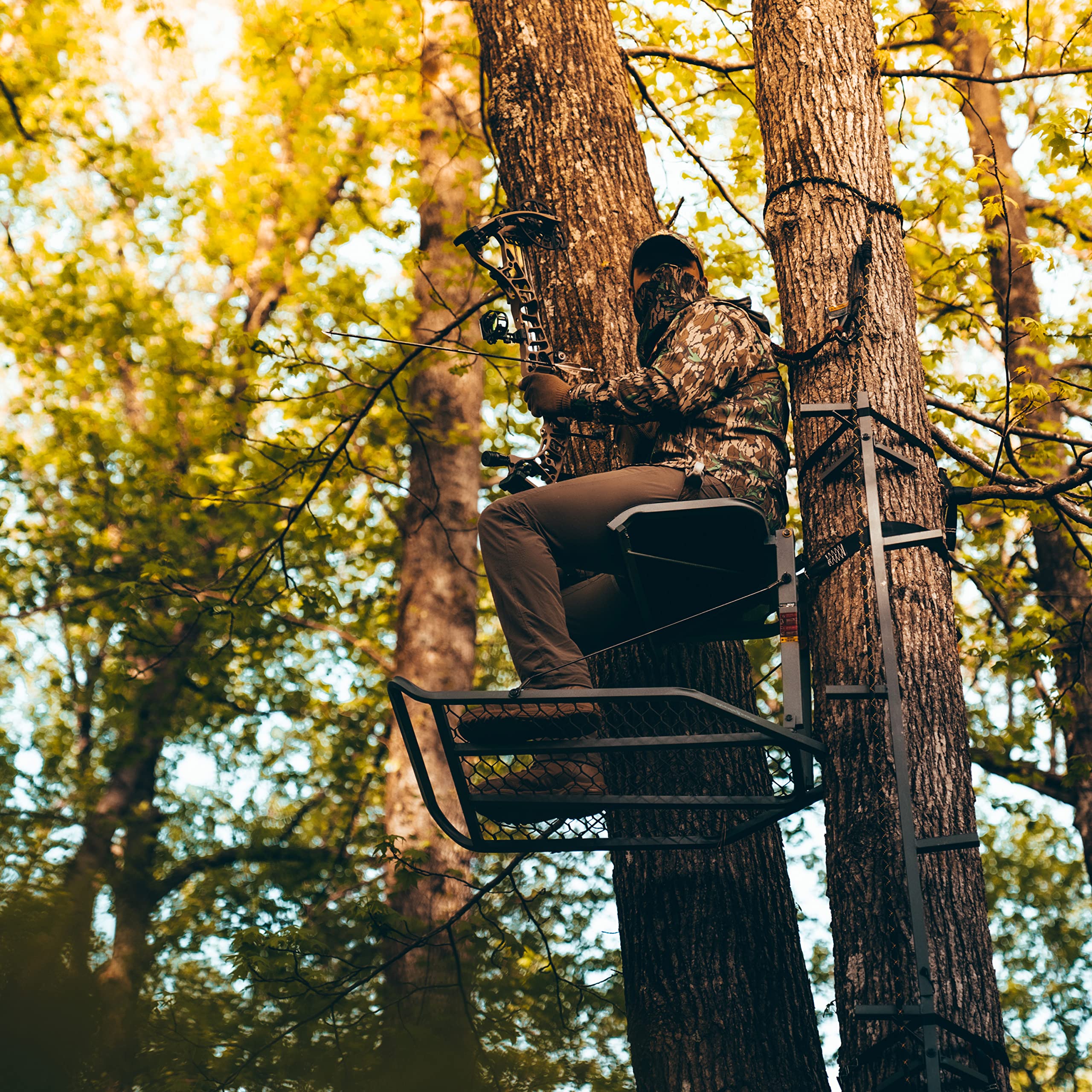 Rogue XL Rivers Edge® Big Foot™ Hang-On Lever-Action Treestand, Flip-Up TearTuff™ Mesh Seat, 24” x 37” Large Platform, Footrest, RE562