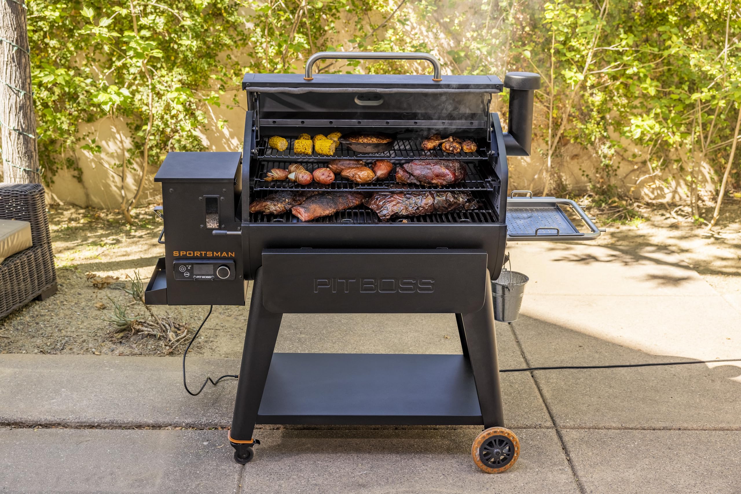 Pit Boss 1600 Sportsman with WiFi, PB1600SPW, Black 11014