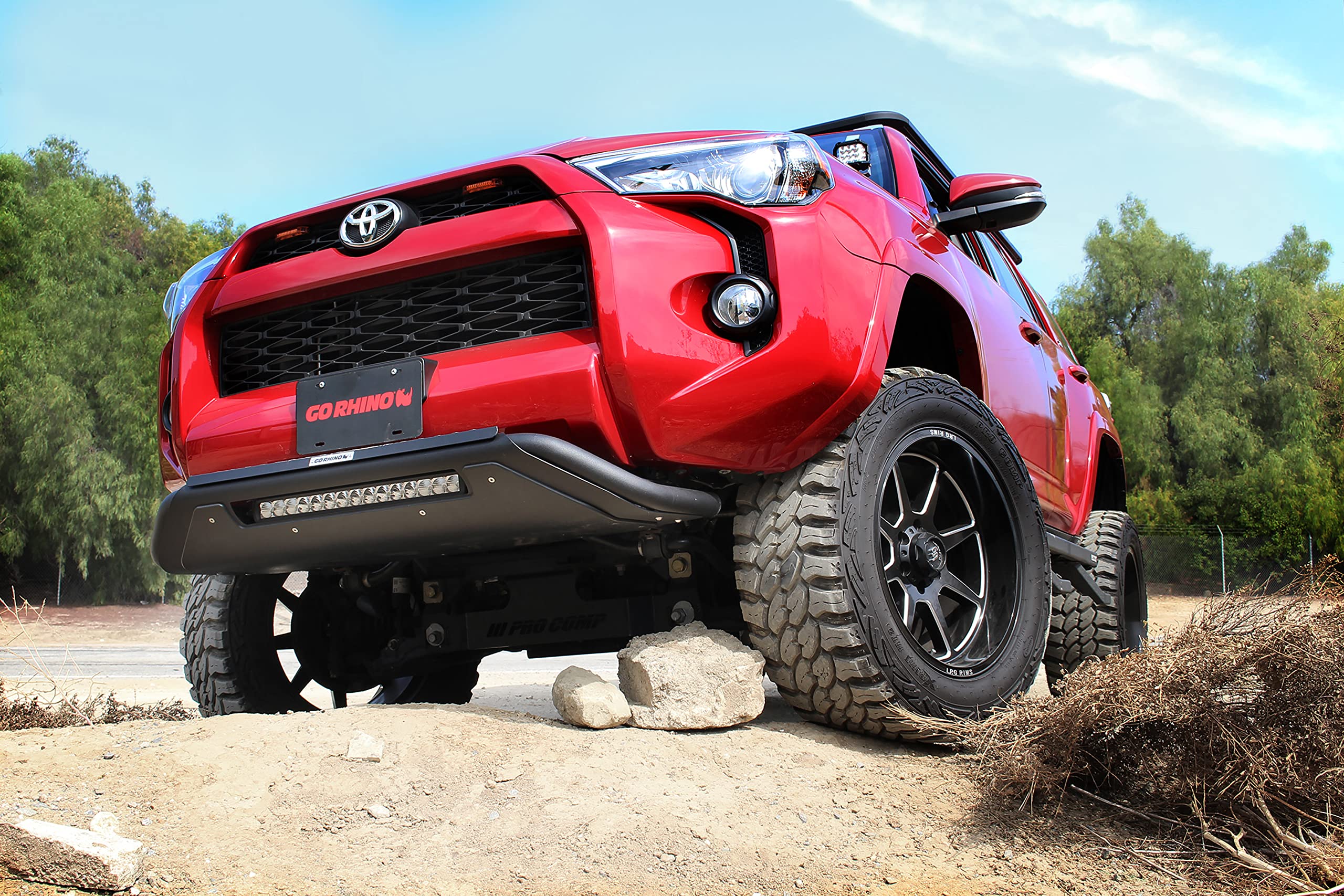 Go Rhino RC3 Bull Bar Skid Plate w/Center Steel Step, Hole for 20" Single Row LED Light Bar, & Mounting Brackets | Textured Black | 565660T | Fits 2016-2023 Toyota 4Runner (See Description)