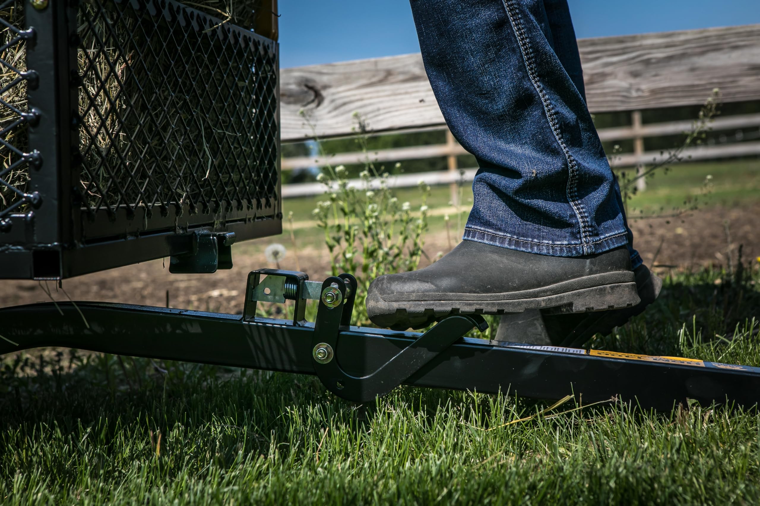 Heavy-Duty Utility Trailer Polar Trailer 10738 HDM 1400 – 92" x 51" x 36", Military-Grade Steel Mesh, Rust-Resistant, 10-Minute Assembly
