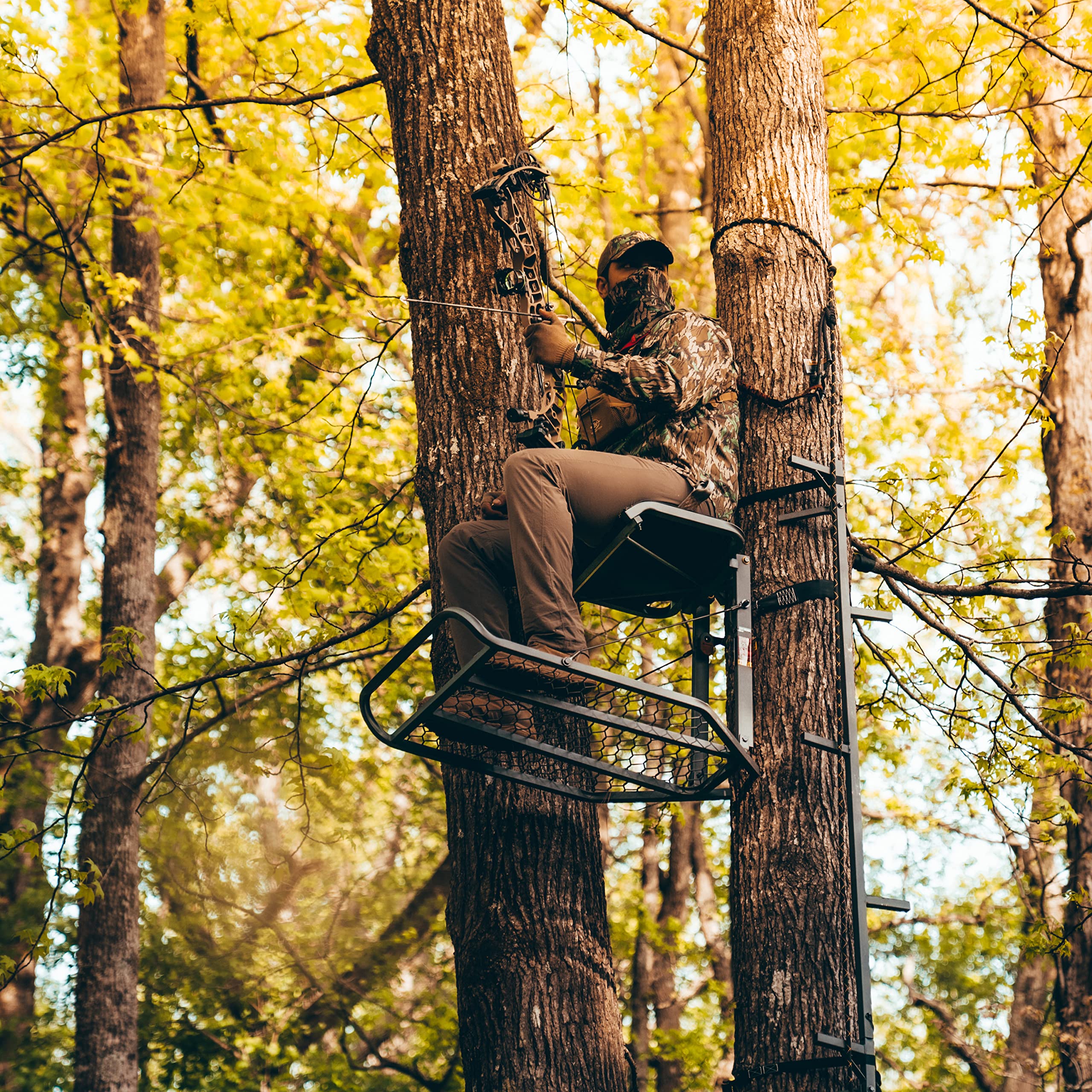 Rogue XL Rivers Edge® Big Foot™ Hang-On Lever-Action Treestand, Flip-Up TearTuff™ Mesh Seat, 24” x 37” Large Platform, Footrest, RE562