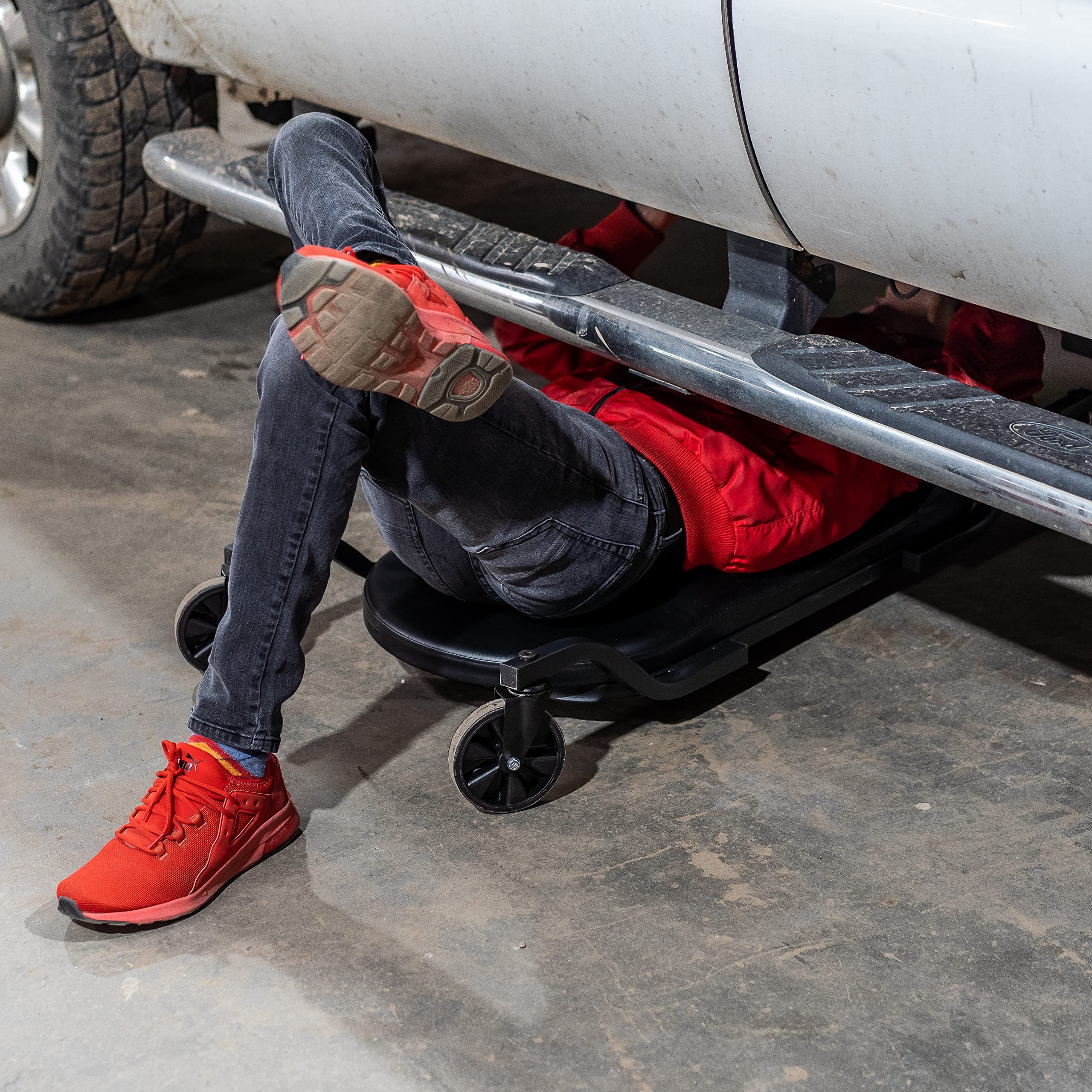 Traxion Wide Body 1-100 ProGear Low Profile Automotive Creeper W/All-Terrain 5" Casters, Black