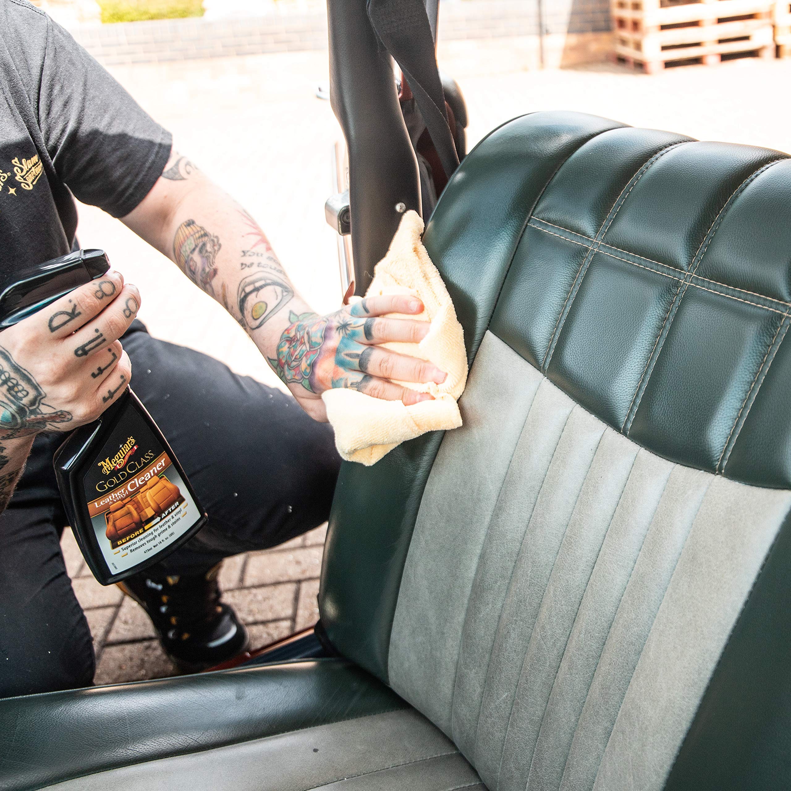 Meguiar's Leather & Vinyl Cleaner Gold Class - Cleaner Formulated for Automotive, Spray Removes Tough Grime & Stains, 16 Oz