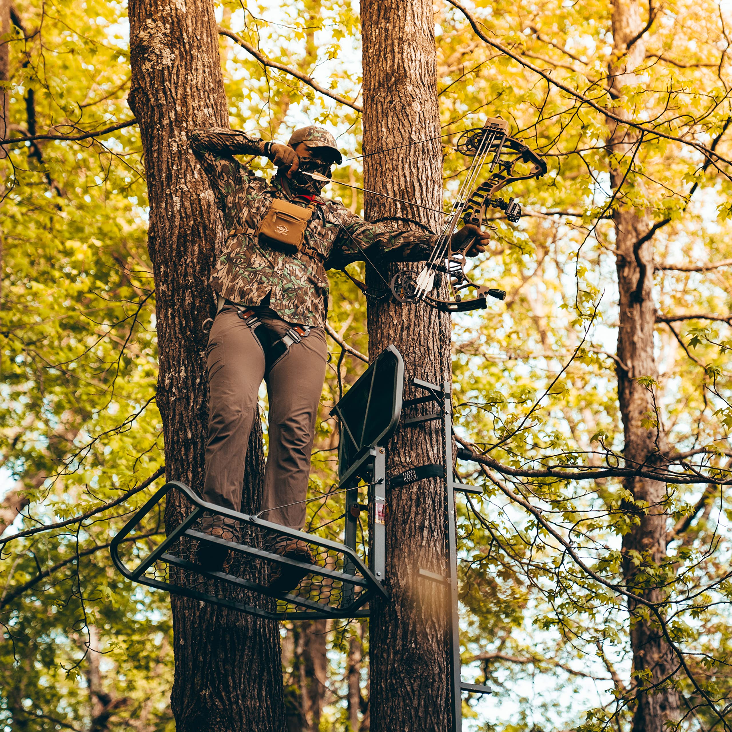 Rogue XL Rivers Edge® Big Foot™ Hang-On Lever-Action Treestand, Flip-Up TearTuff™ Mesh Seat, 24” x 37” Large Platform, Footrest, RE562
