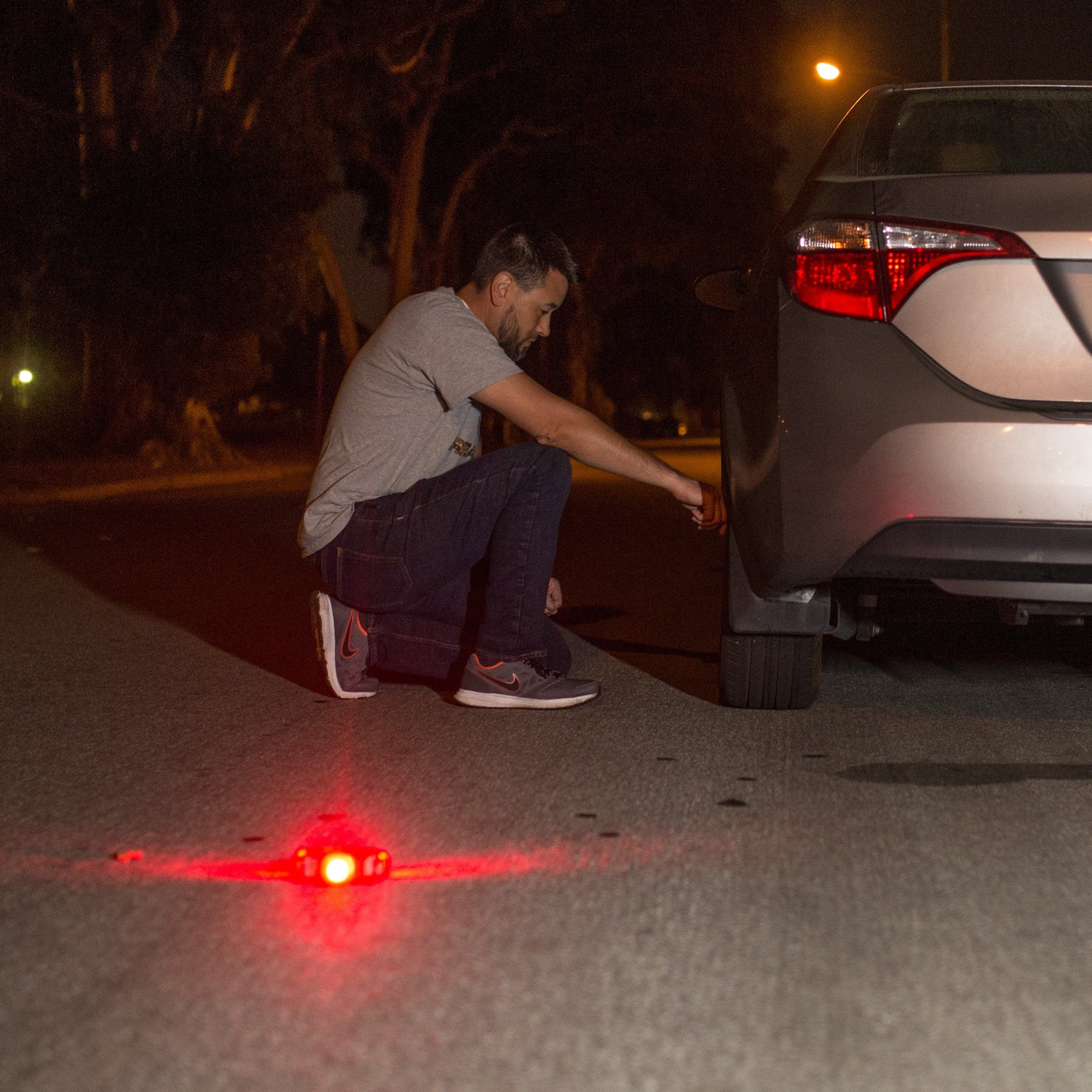 Wagan FRED PRO EL4340 Flashing Roadside Emergency Disc LED Flare 6 Flash Modes for Roadside Security, Warning Flashing with Magnet and Hook for Vehicles and Boats