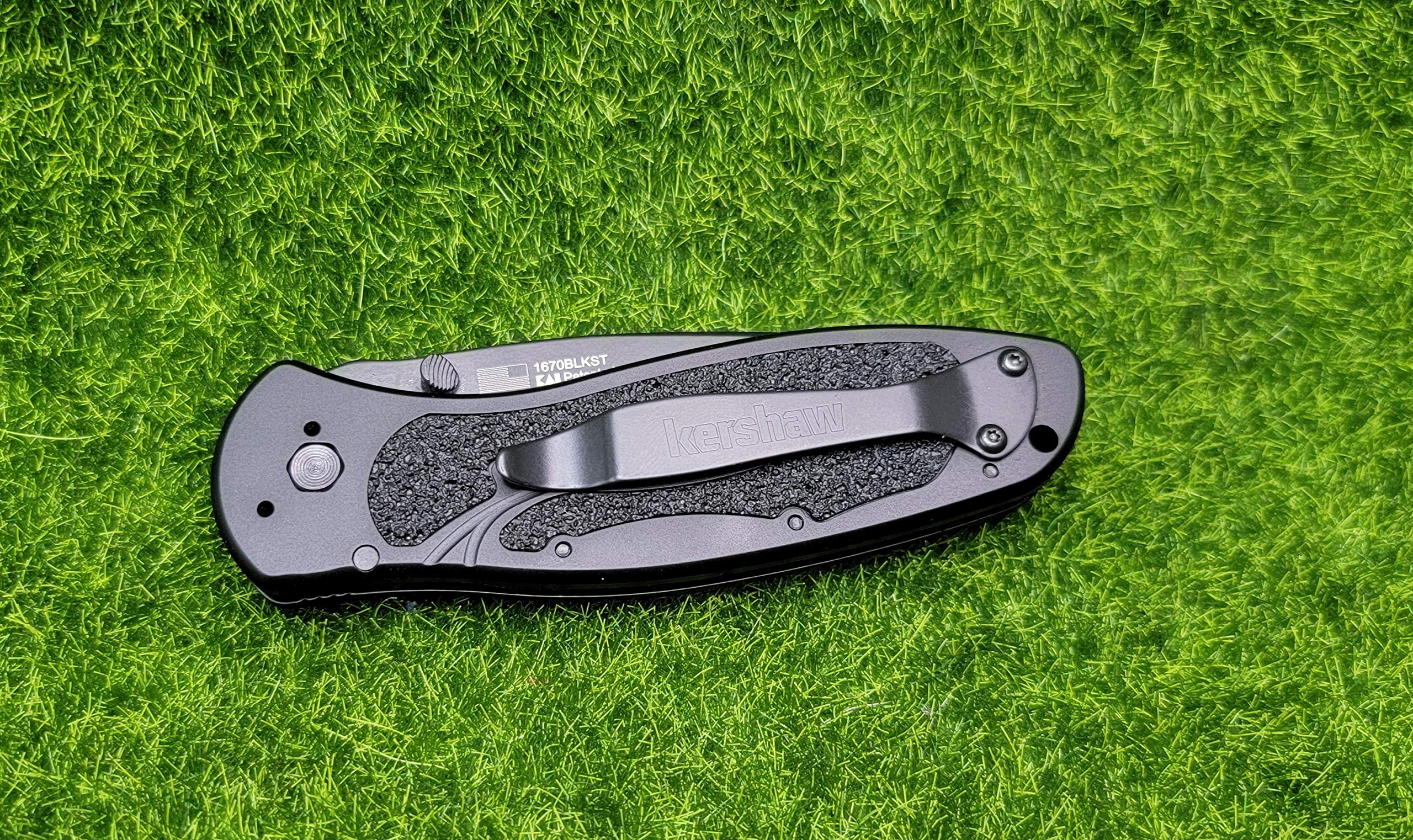 BLACK SERRATED KNIFE, BLUR