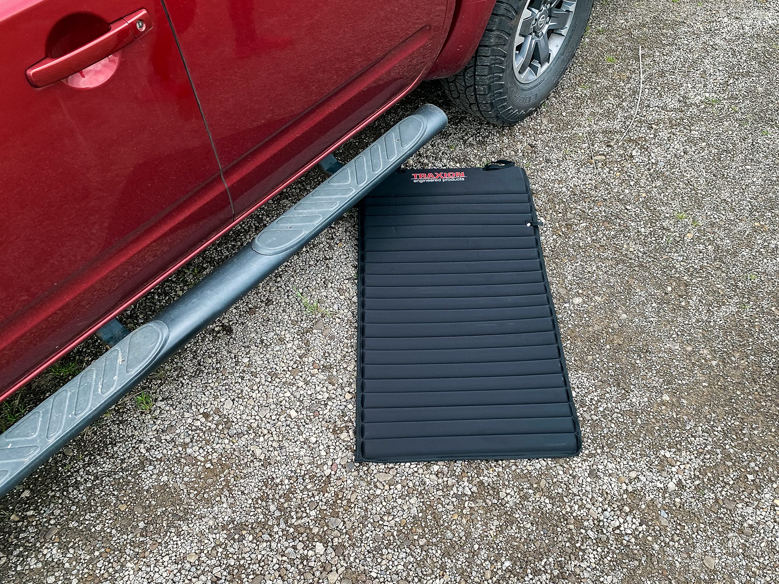 VersaMat Traxion 1-500 Roll-Up High Density Foam Utility Mat, Black