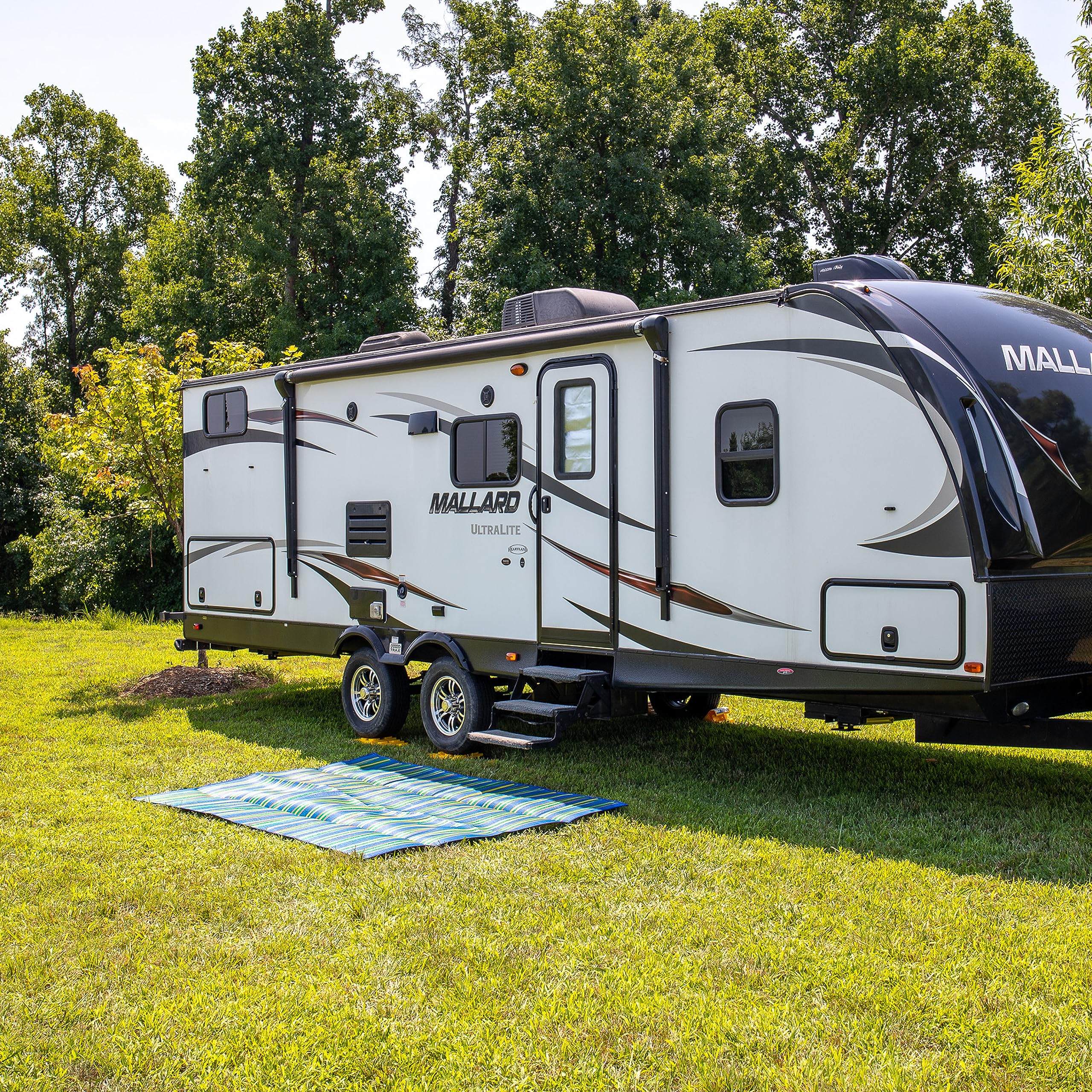 Camco Handy Mat Camper/RV - Features Convenient Pockets & Built-in Handles for Carrying - Measures 72” x 108” & Folds to 14.5” x 18” for RV Storage and Organization - Easy to Clean Material (42814)