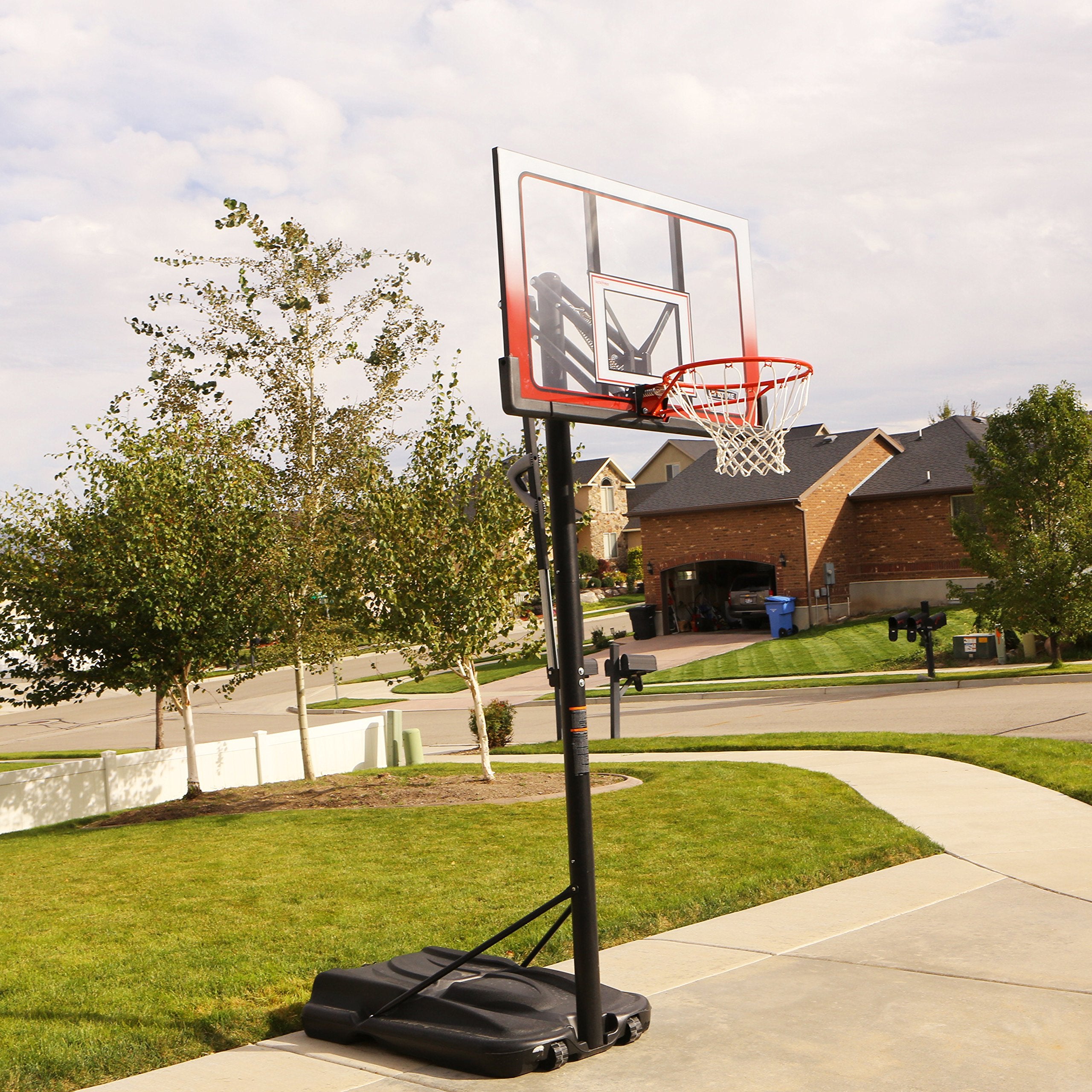 52 Inch Lifetime Portable Basketball System 1558