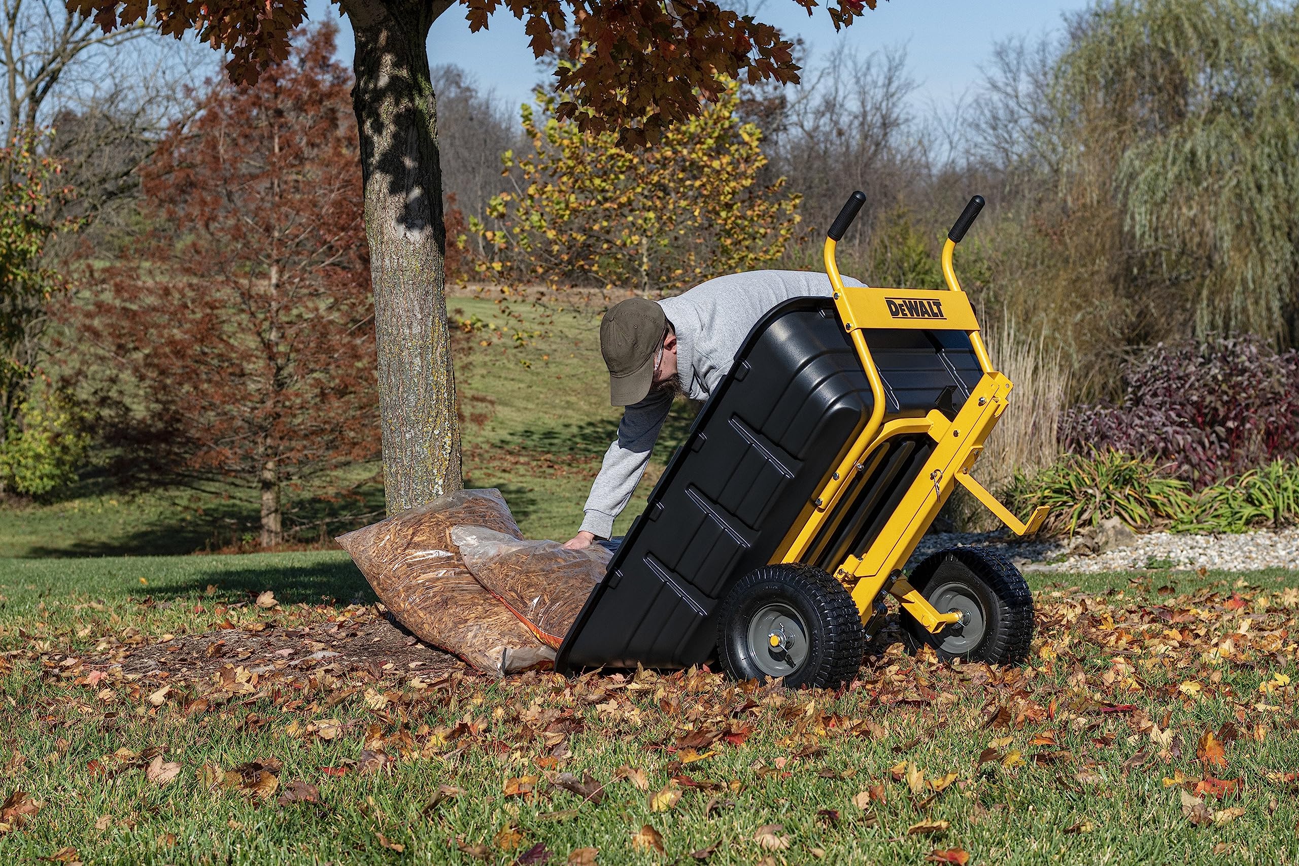 Swivel/Dump Cart DEWALT - Convertible to Tow/Wheelbarrow