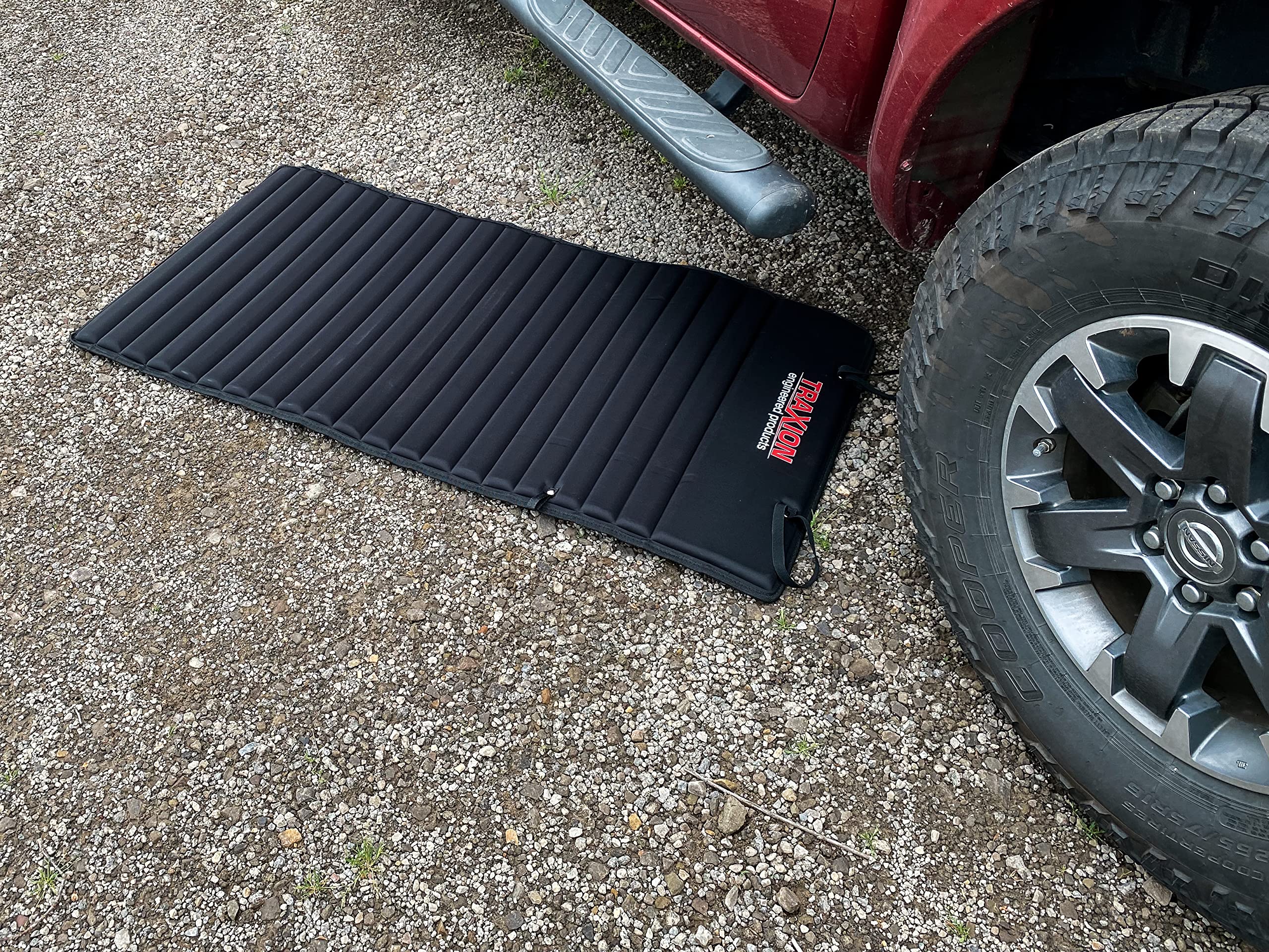 VersaMat Traxion 1-500 Roll-Up High Density Foam Utility Mat, Black