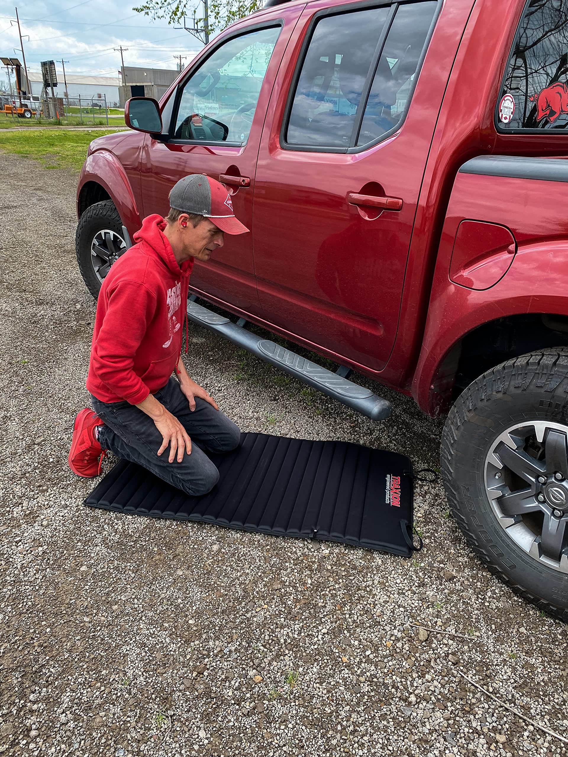VersaMat Traxion 1-500 Roll-Up High Density Foam Utility Mat, Black