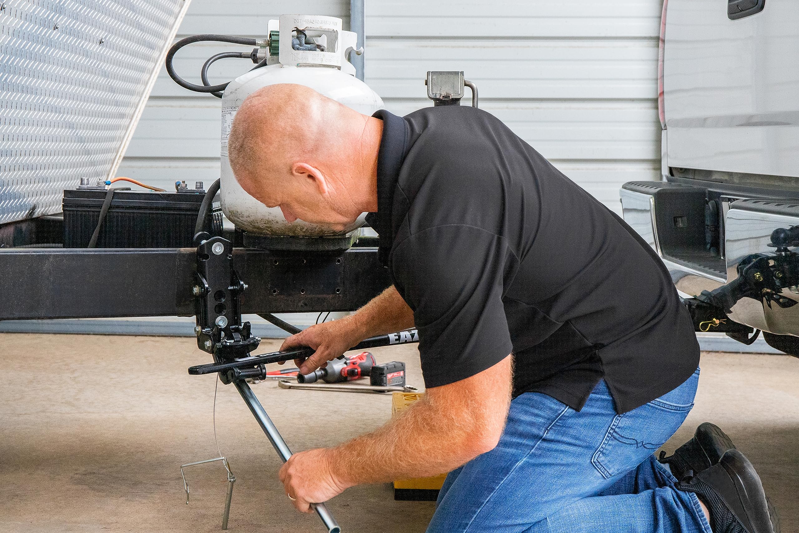 Eaz-Lift Camco TR3 600lb Weight Distribution Hitch Kit - Features 800lb Max Tongue Weight Rating, Pre-Installed 2-5/16-inch Hitch Ball, and Adjustable Sway Control - (48901)