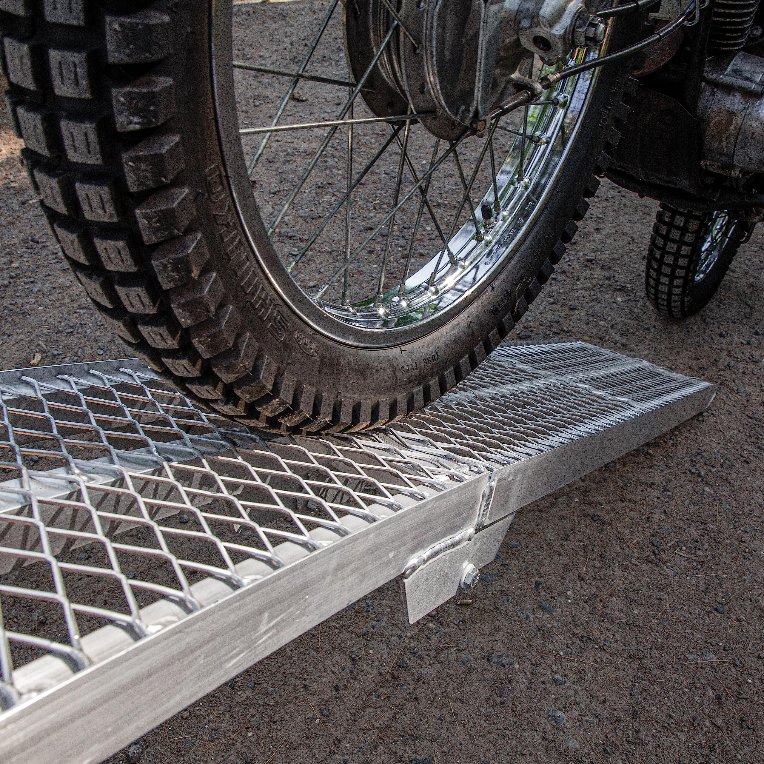 Yutrax XL Single Folding Aluminum Truck, UTV/ATV, Motorcycle Loading Arch Ramp, 750lb Capacity